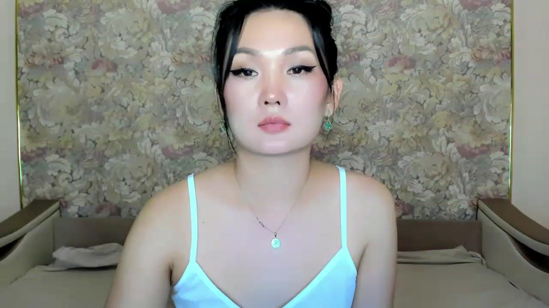 Gallery image thumbnail from Oiuysgdb's myfreecams stream on, 07/11/2023, 14:54 image 11 of 20