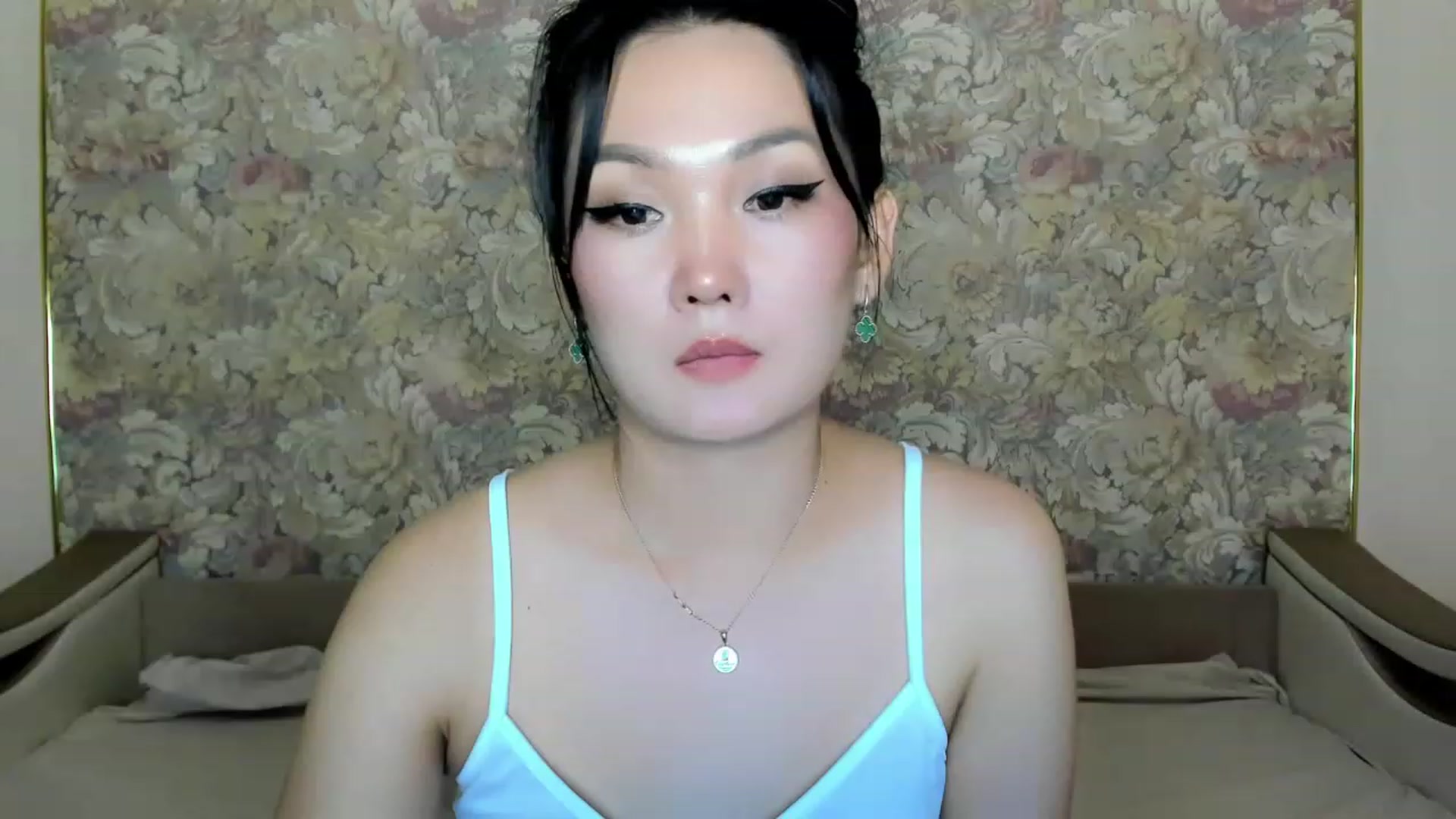 Gallery image thumbnail from Oiuysgdb's myfreecams stream on, 07/11/2023, 14:54 image 13 of 20
