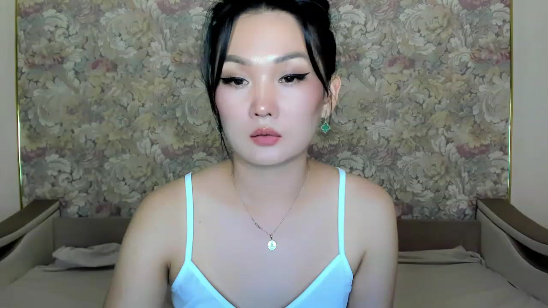 Gallery image thumbnail from Oiuysgdb's myfreecams stream on, 07/11/2023, 14:54 image 10 of 20