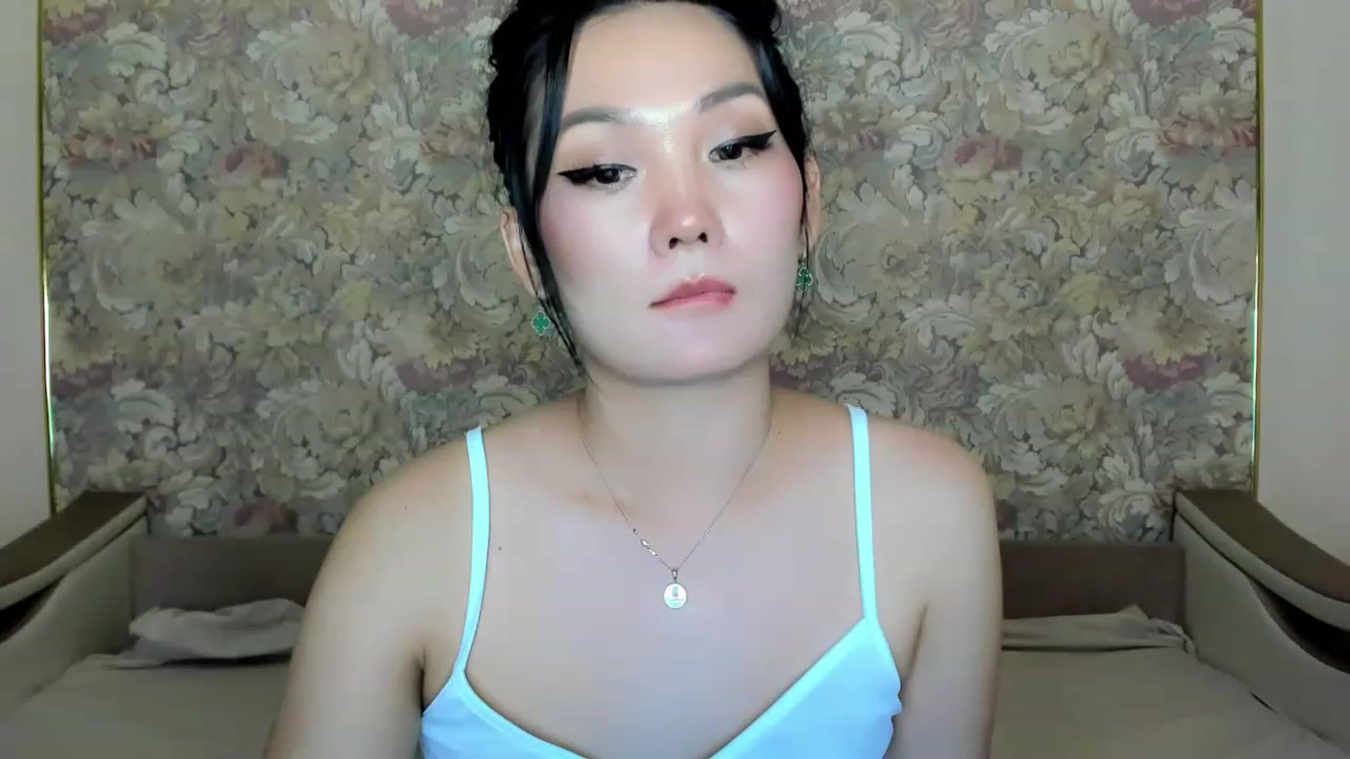 Gallery image thumbnail from Oiuysgdb's myfreecams stream on, 07/11/2023, 14:54 image 17 of 20