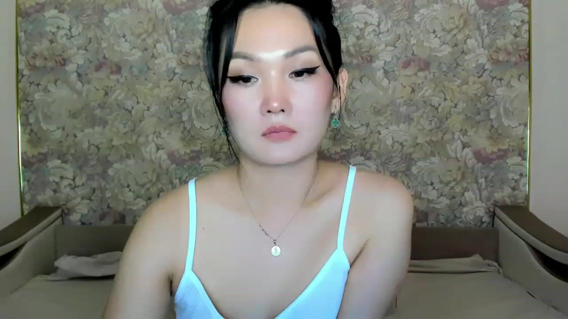Gallery image thumbnail from Oiuysgdb's myfreecams stream on, 07/11/2023, 14:54 image 7 of 20