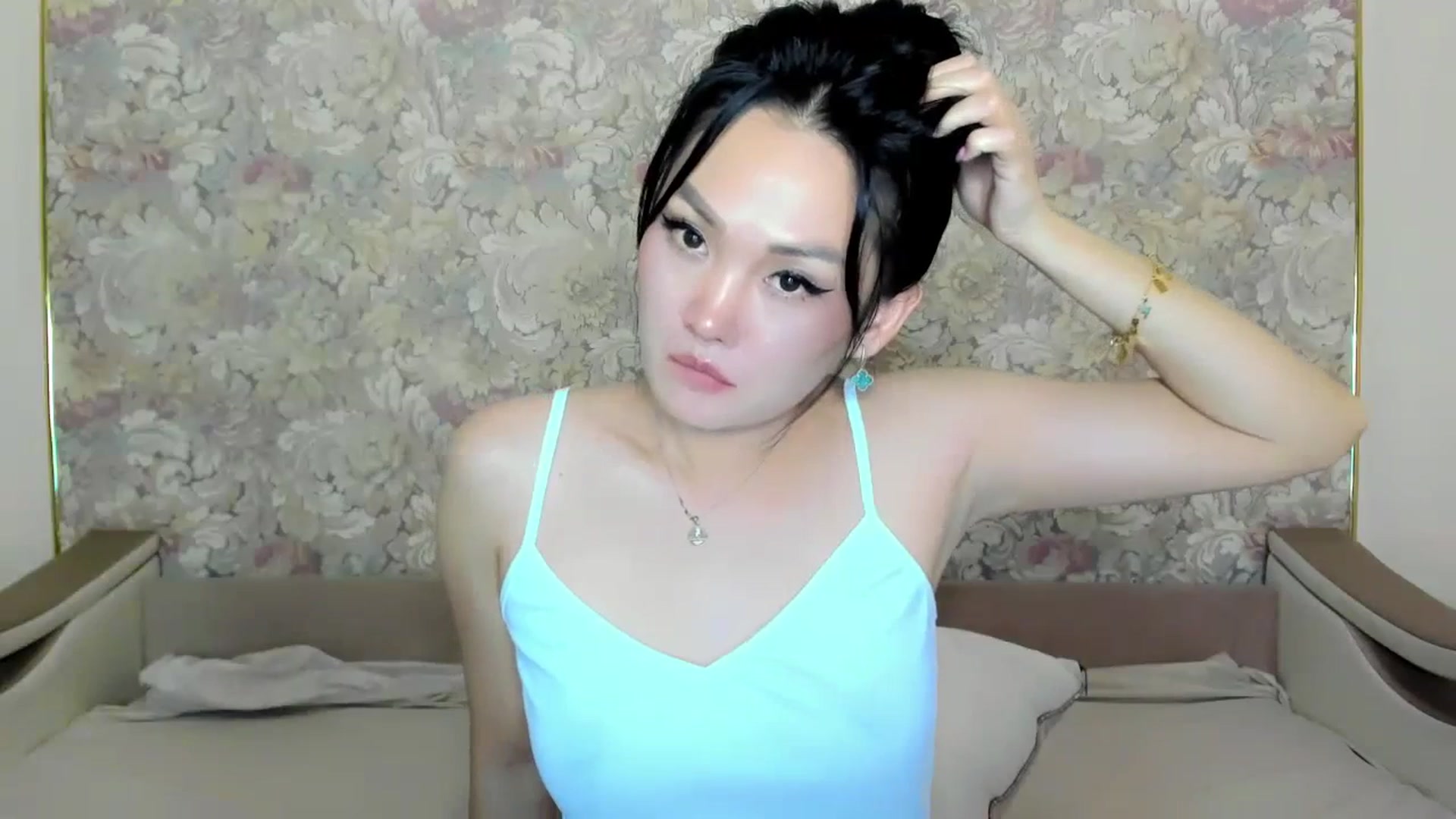 Gallery image thumbnail from Oiuysgdb's myfreecams stream on, 07/11/2023, 16:09 image 8 of 20