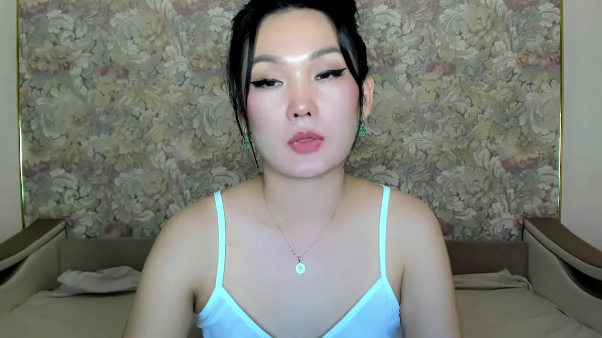 Gallery image thumbnail from Oiuysgdb's myfreecams stream on, 07/11/2023, 16:09 image 10 of 20