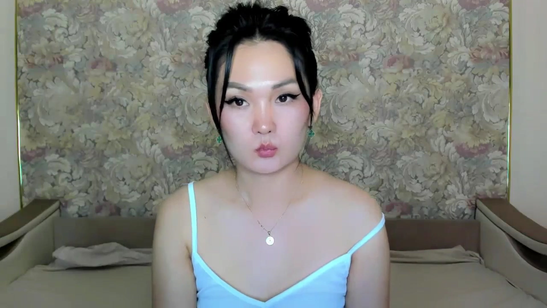 Gallery image thumbnail from Oiuysgdb's myfreecams stream on, 07/11/2023, 16:09 image 5 of 20