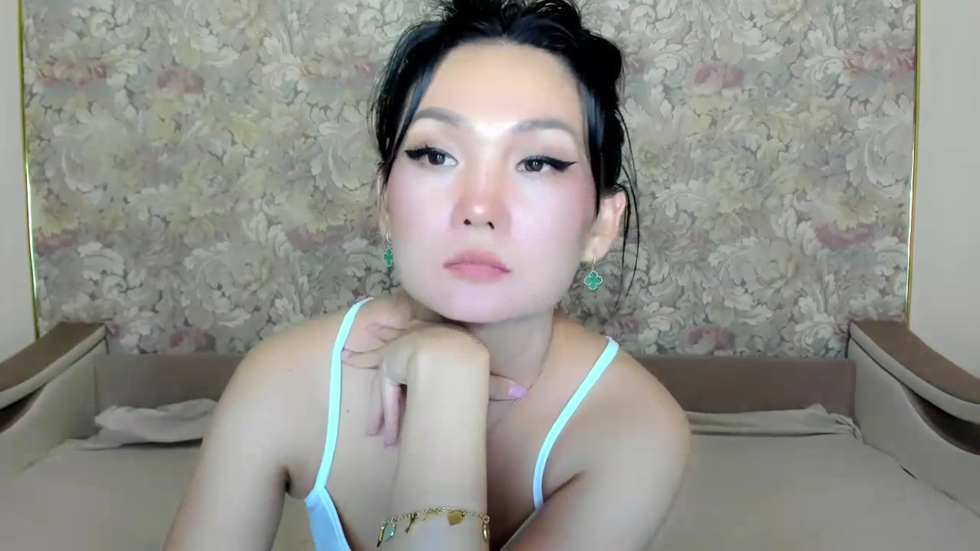 Gallery image thumbnail from Oiuysgdb's myfreecams stream on, 07/11/2023, 18:02 image 4 of 20