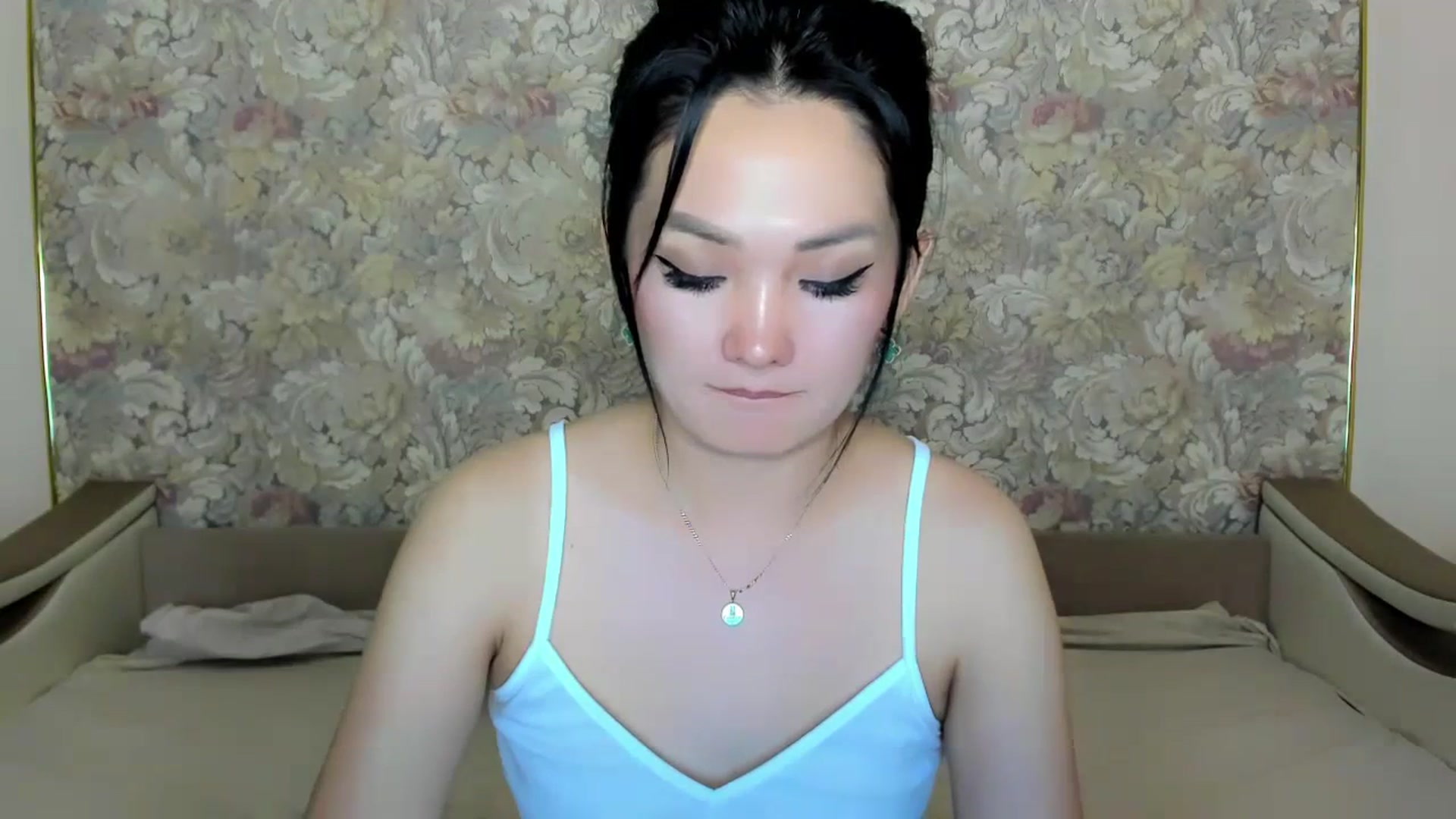 Gallery image thumbnail from Oiuysgdb's myfreecams stream on, 07/11/2023, 18:02 image 17 of 20
