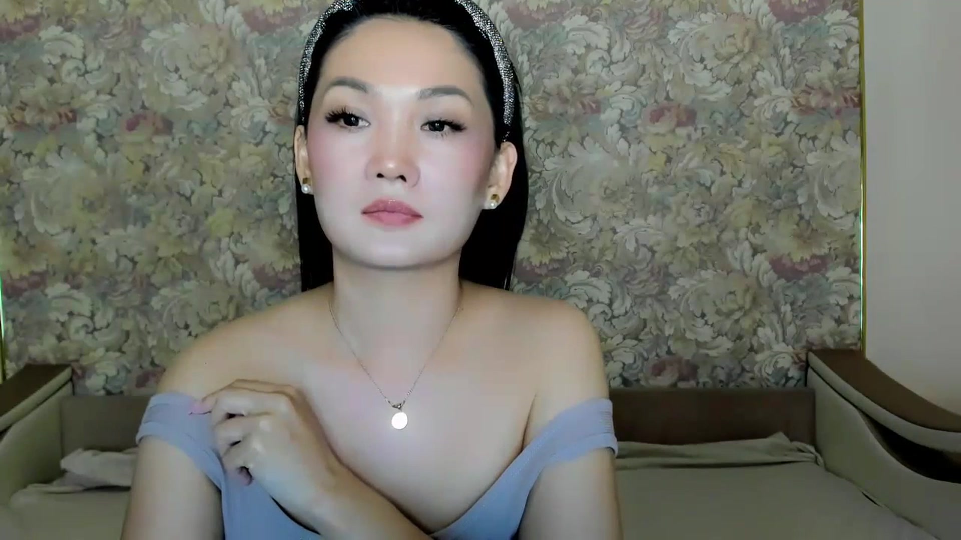 Gallery image thumbnail from Oiuysgdb's myfreecams stream on, 07/12/2023, 12:57 image 3 of 20