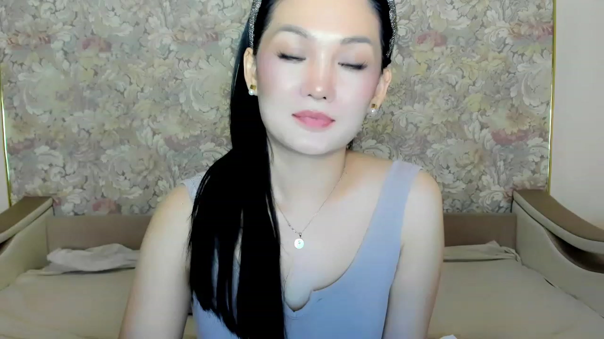 Gallery image thumbnail from Oiuysgdb's myfreecams stream on, 07/12/2023, 13:39 image 8 of 20