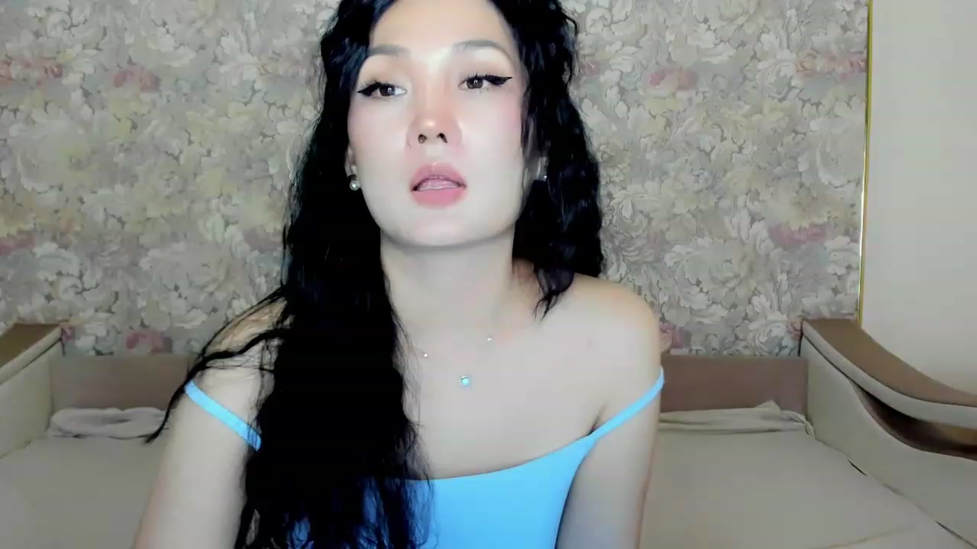 Gallery image thumbnail from Oiuysgdb's myfreecams stream on, 07/14/2023, 16:11 image 18 of 20