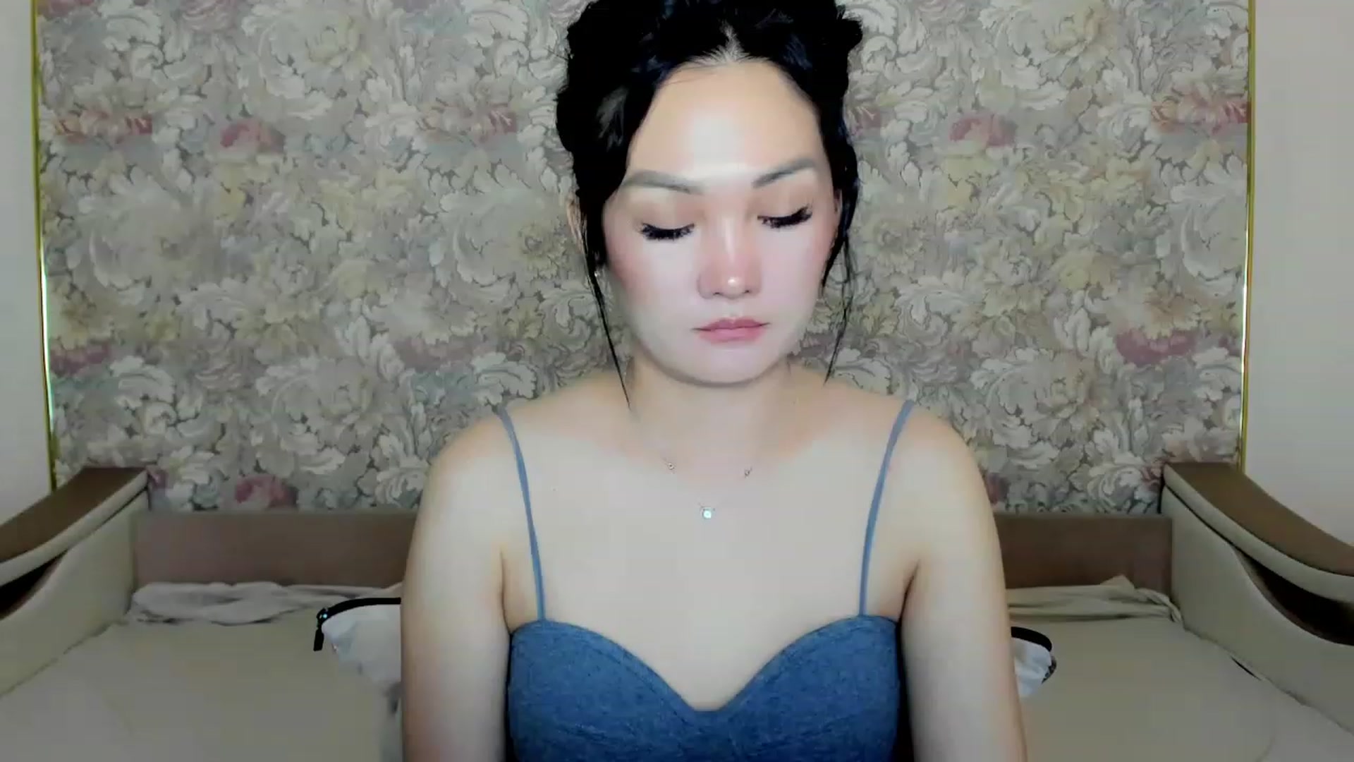 Gallery image thumbnail from Oiuysgdb's myfreecams stream on, 07/15/2023, 13:07 image 12 of 20
