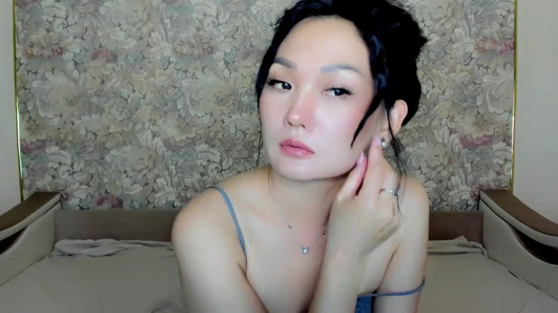 Gallery image thumbnail from Oiuysgdb's myfreecams stream on, 07/15/2023, 14:33 image 12 of 20