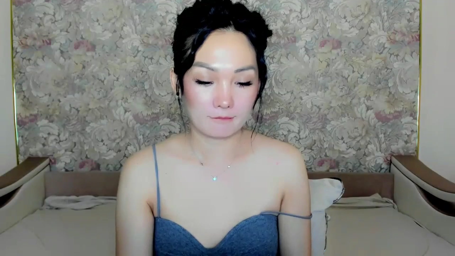 Gallery image thumbnail from Oiuysgdb's myfreecams stream on, 07/15/2023, 14:33 image 10 of 20