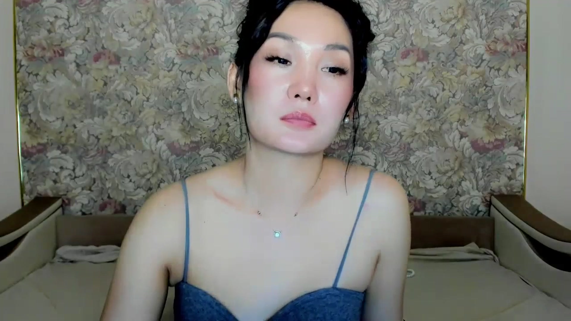 Gallery image thumbnail from Oiuysgdb's myfreecams stream on, 07/15/2023, 16:08 image 7 of 20