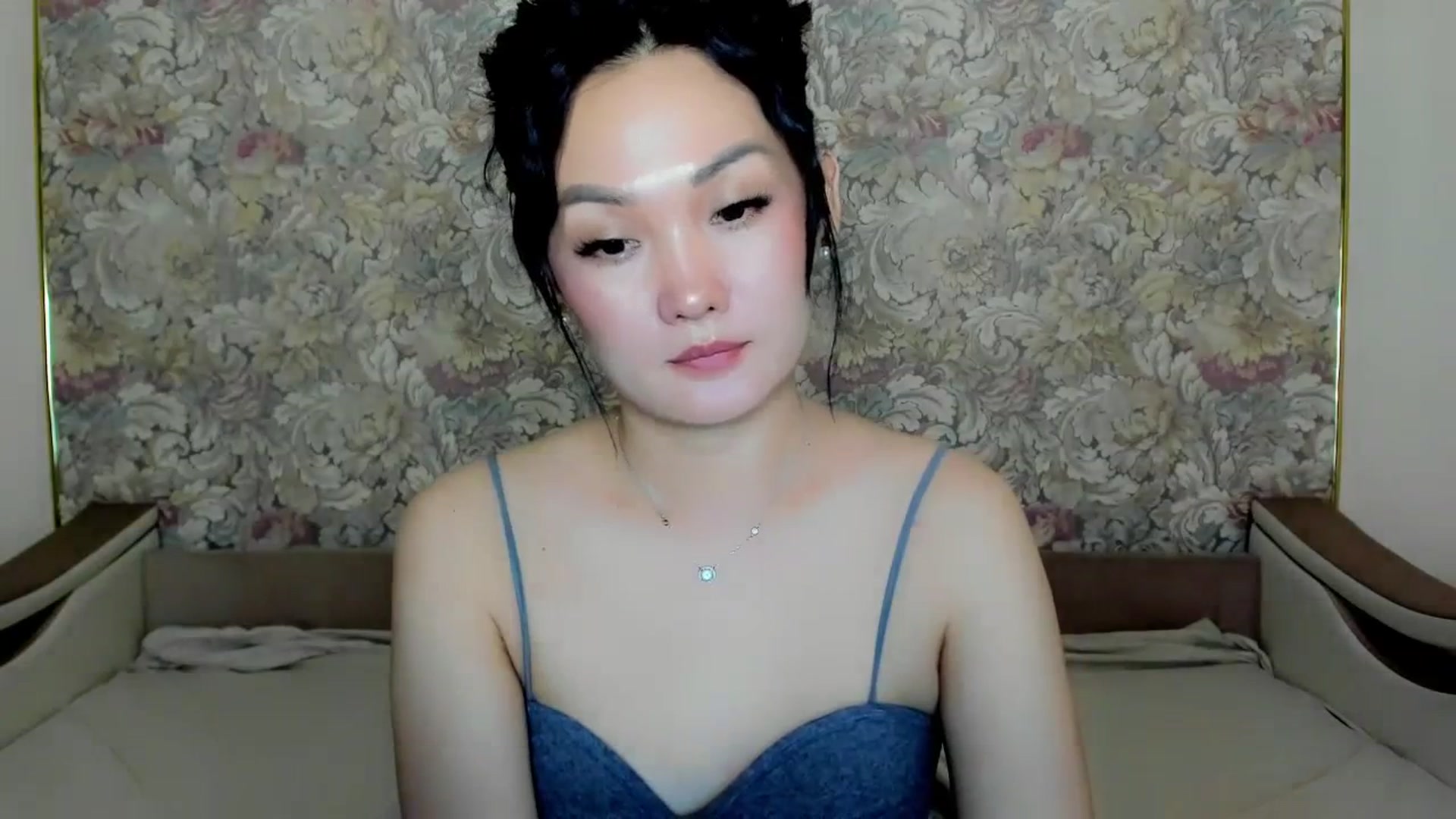 Gallery image thumbnail from Oiuysgdb's myfreecams stream on, 07/15/2023, 16:08 image 17 of 20