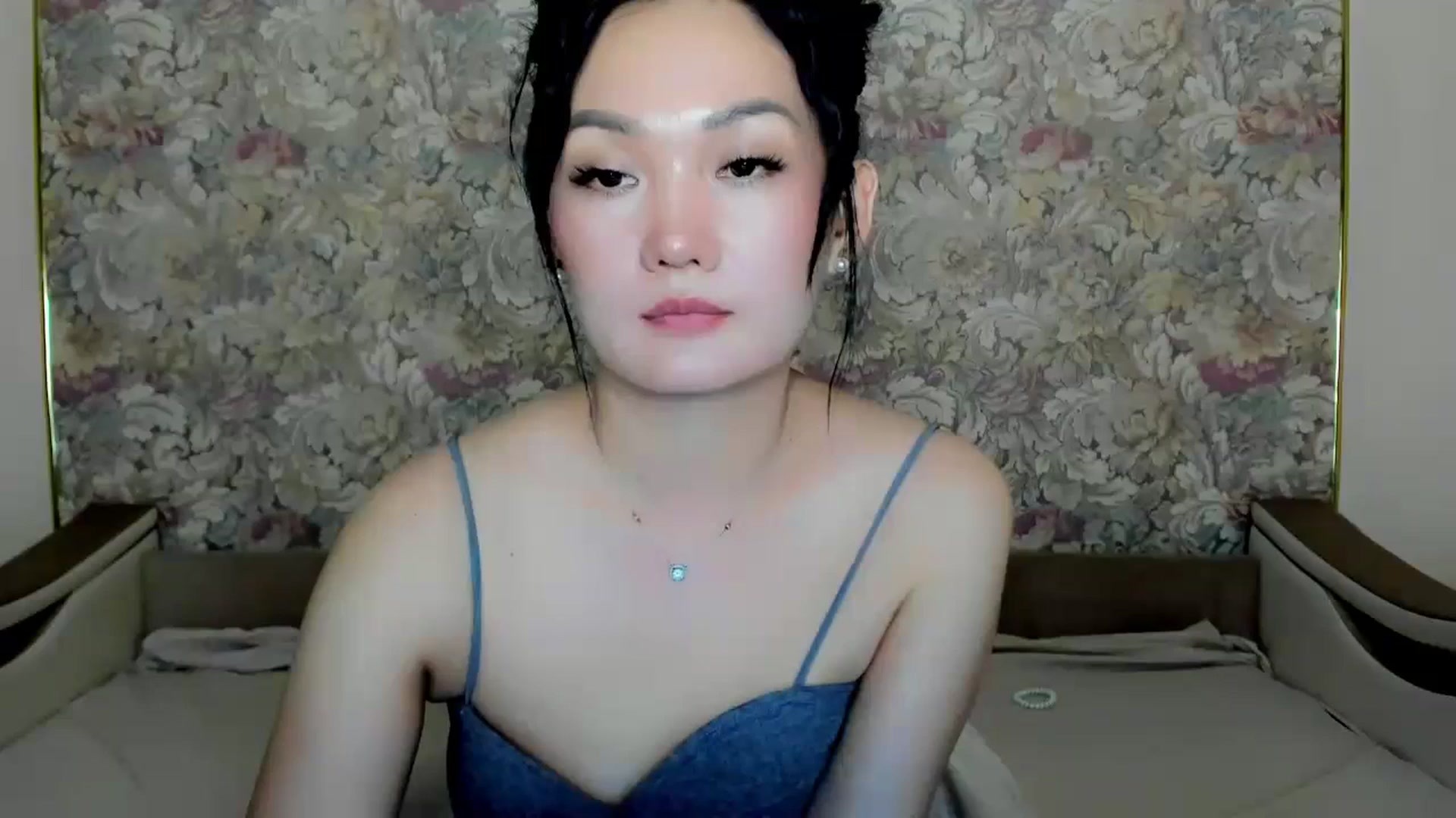 Gallery image thumbnail from Oiuysgdb's myfreecams stream on, 07/15/2023, 16:08 image 18 of 20