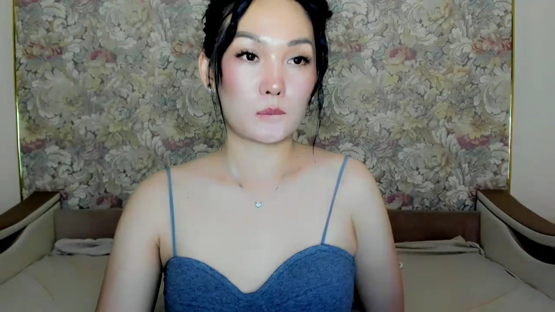 Gallery image thumbnail from Oiuysgdb's myfreecams stream on, 07/15/2023, 16:08 image 10 of 20