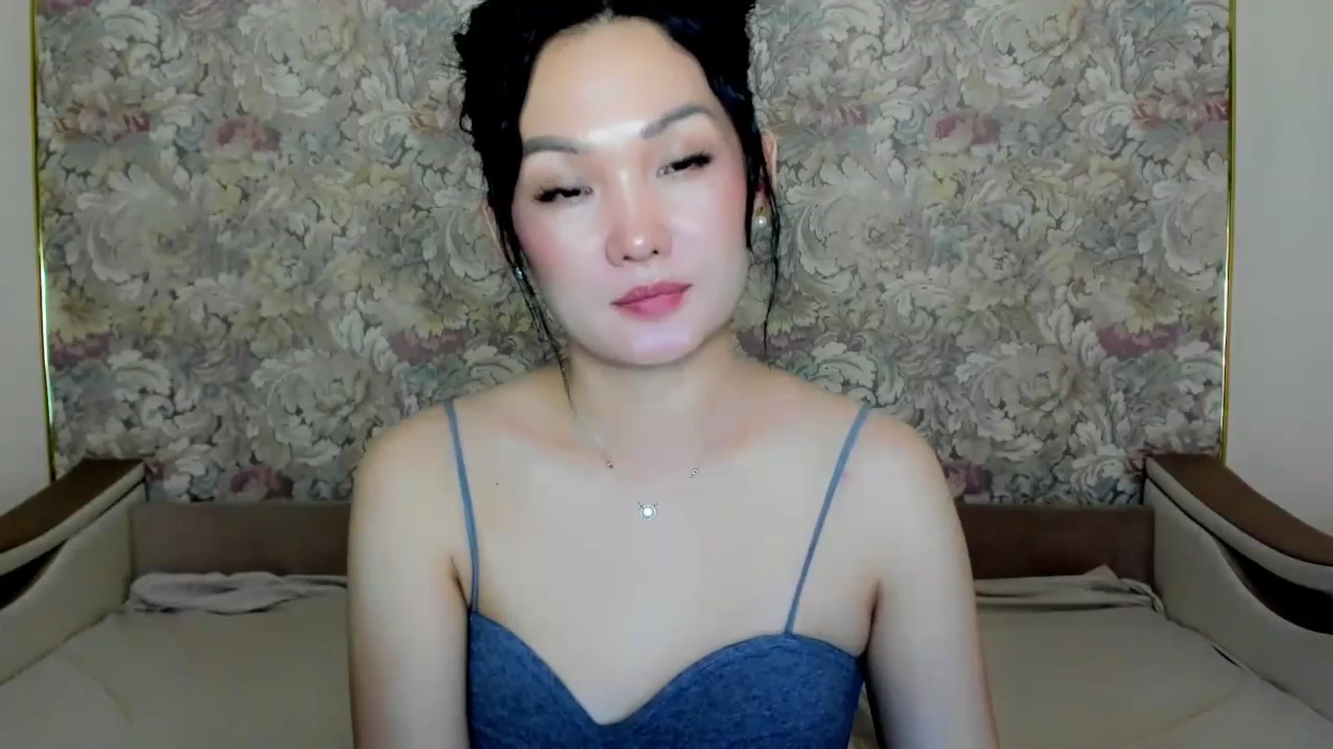 Gallery image thumbnail from Oiuysgdb's myfreecams stream on, 07/15/2023, 16:08 image 8 of 20