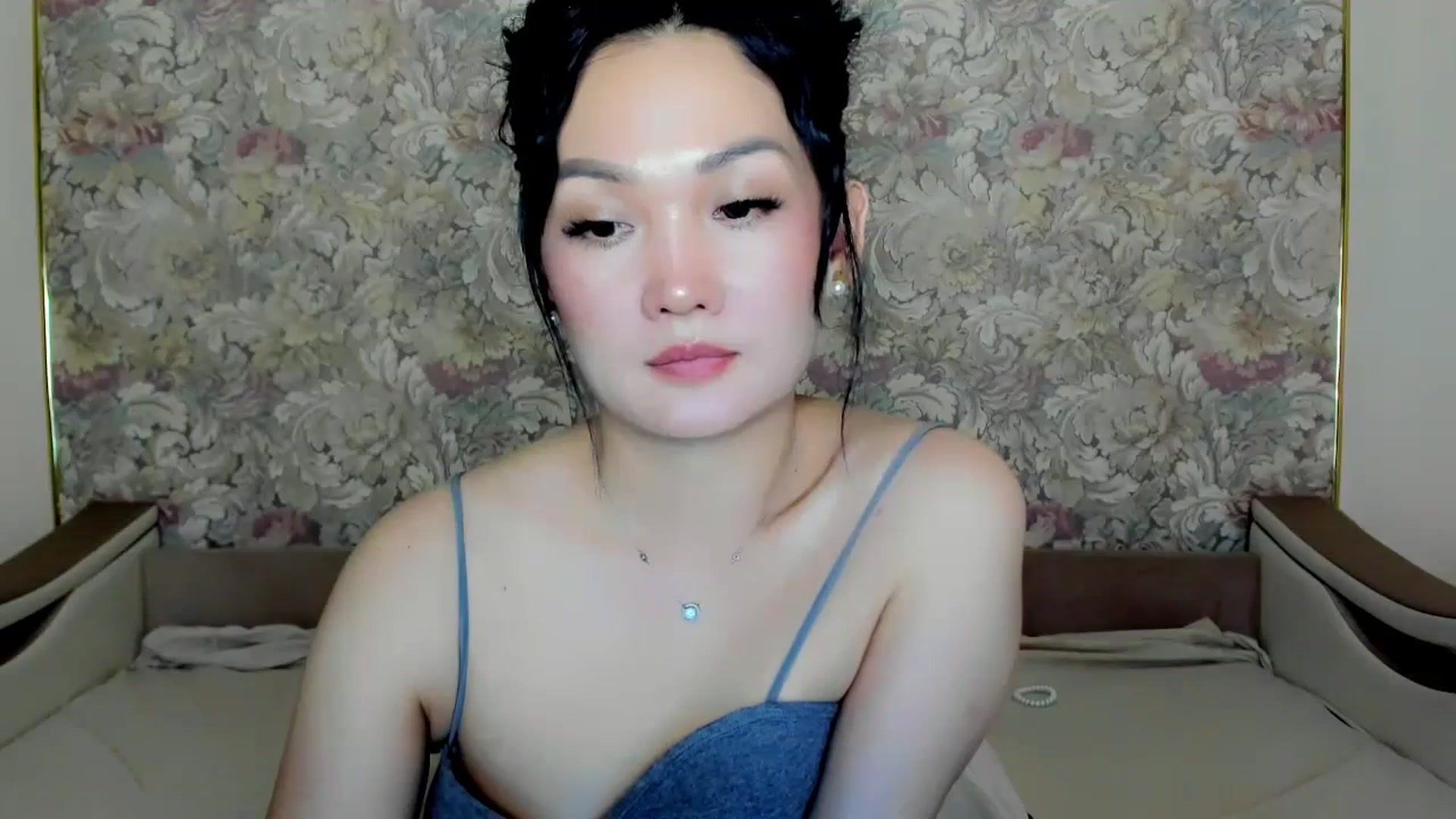Gallery image thumbnail from Oiuysgdb's myfreecams stream on, 07/15/2023, 16:08 image 9 of 20