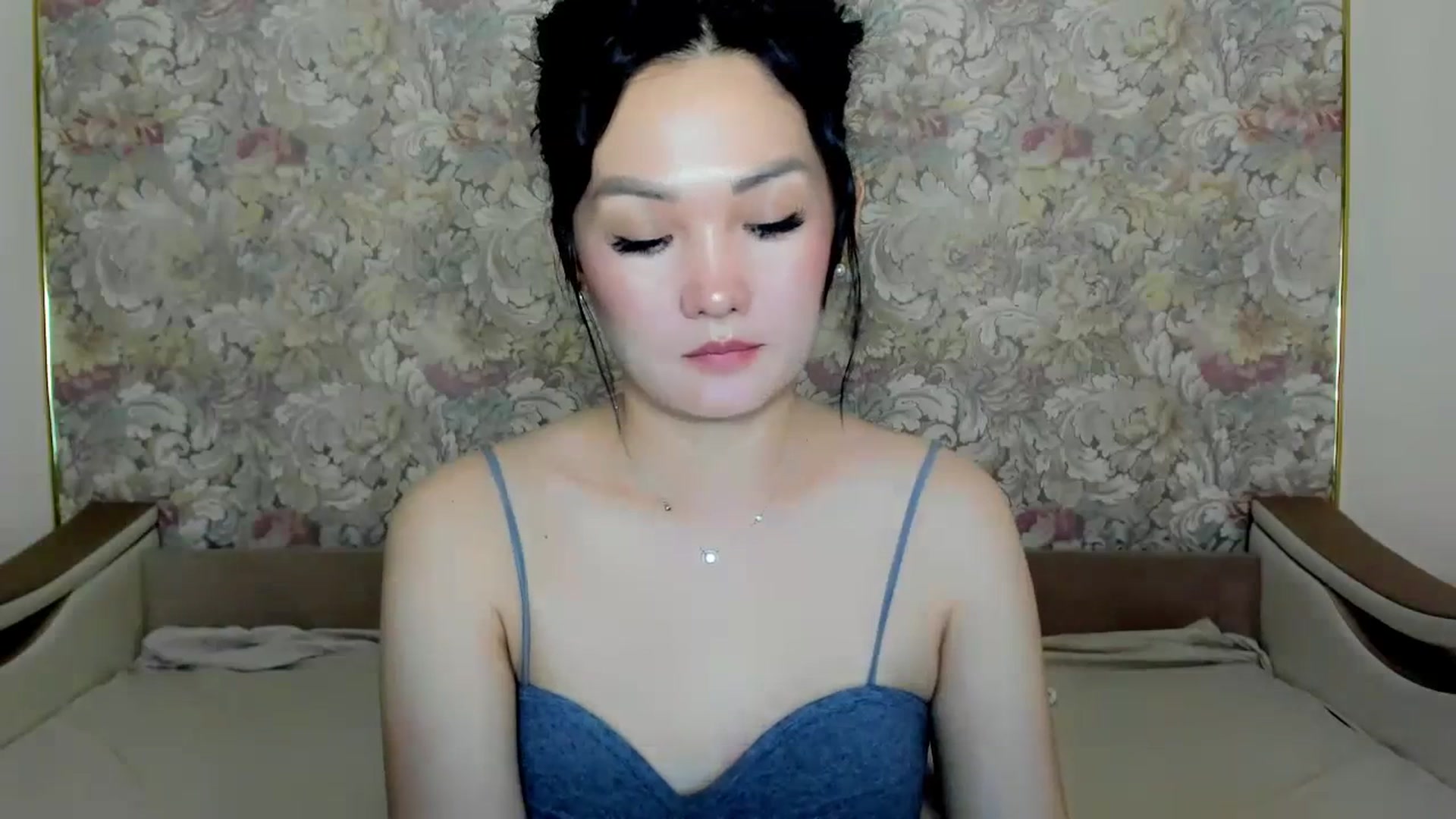 Gallery image thumbnail from Oiuysgdb's myfreecams stream on, 07/15/2023, 16:08 image 16 of 20
