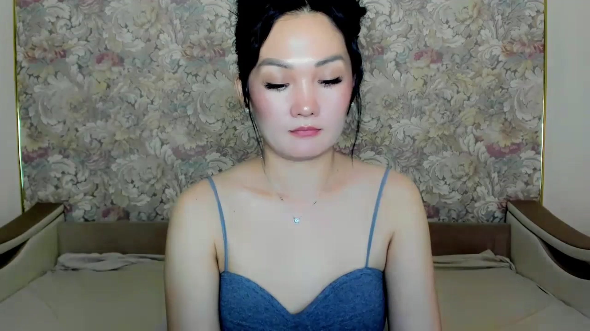 Gallery image thumbnail from Oiuysgdb's myfreecams stream on, 07/15/2023, 16:08 image 14 of 20