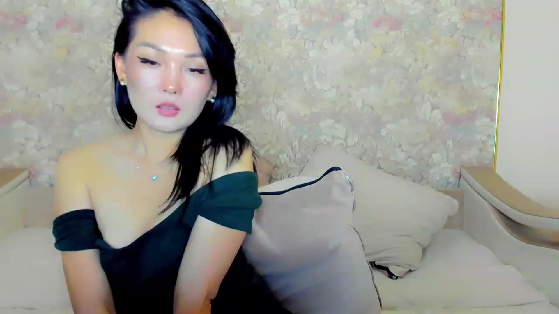 Gallery image thumbnail from Oiuysgdb's myfreecams stream on, 08/14/2023, 17:37 image 19 of 20