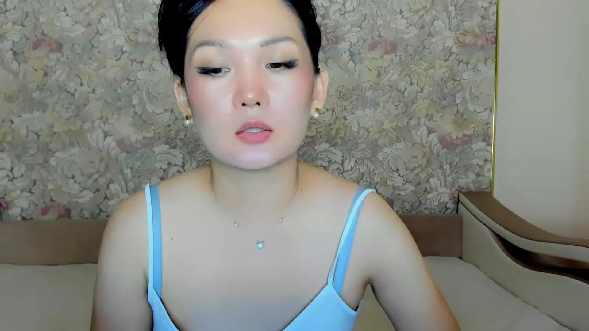 Gallery image thumbnail from Oiuysgdb's myfreecams stream on, 08/23/2023, 16:18 image 6 of 20