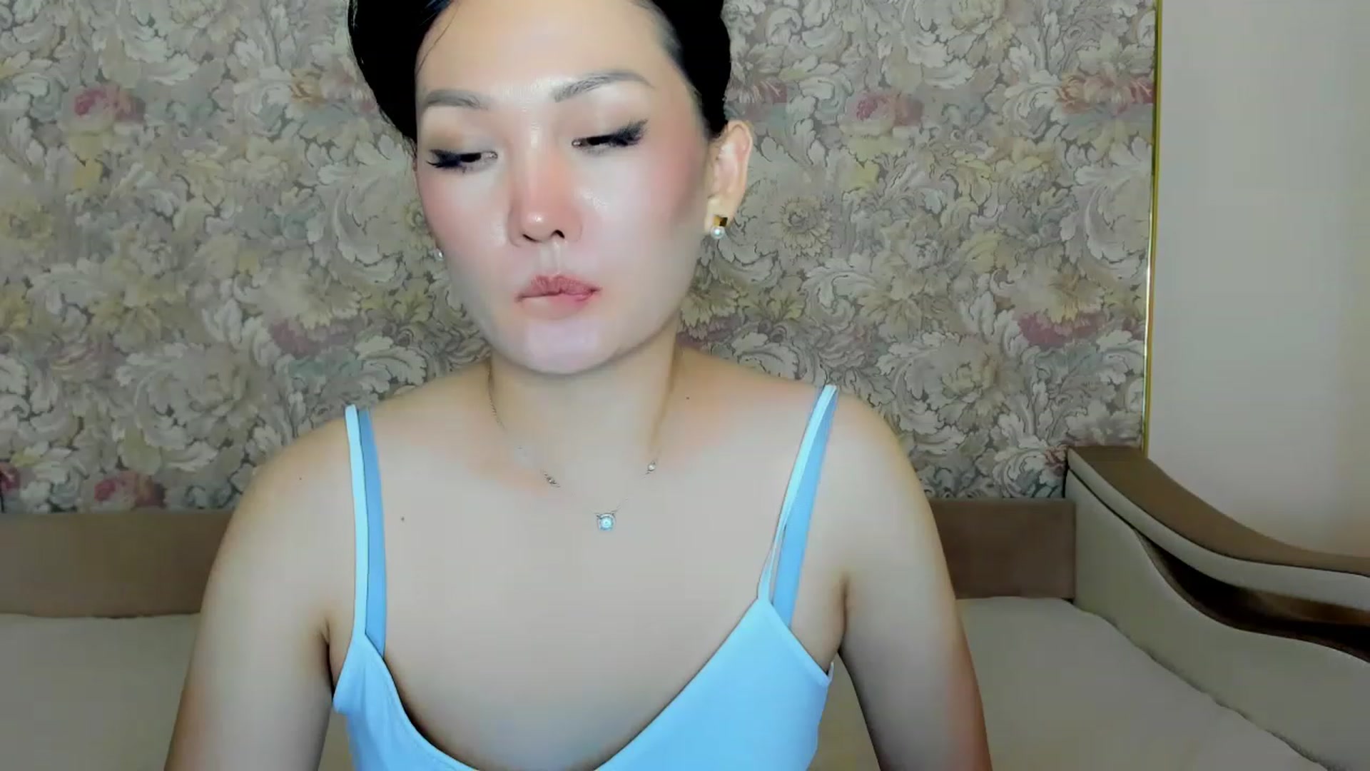 Gallery image thumbnail from Oiuysgdb's myfreecams stream on, 08/23/2023, 16:18 image 2 of 20
