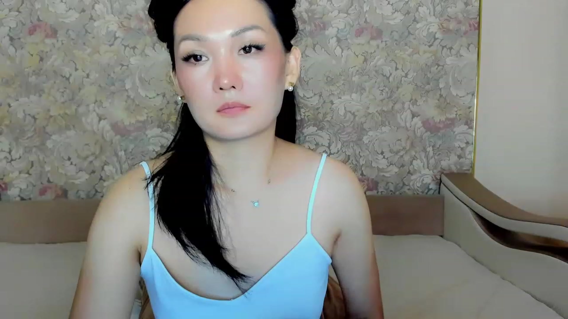 Gallery image thumbnail from Oiuysgdb's myfreecams stream on, 08/23/2023, 17:10 image 14 of 20