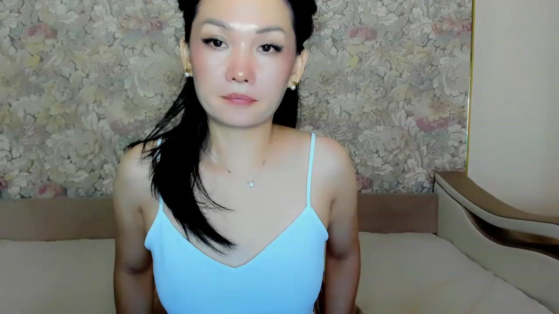 Gallery image thumbnail from Oiuysgdb's myfreecams stream on, 08/23/2023, 17:10 image 8 of 20