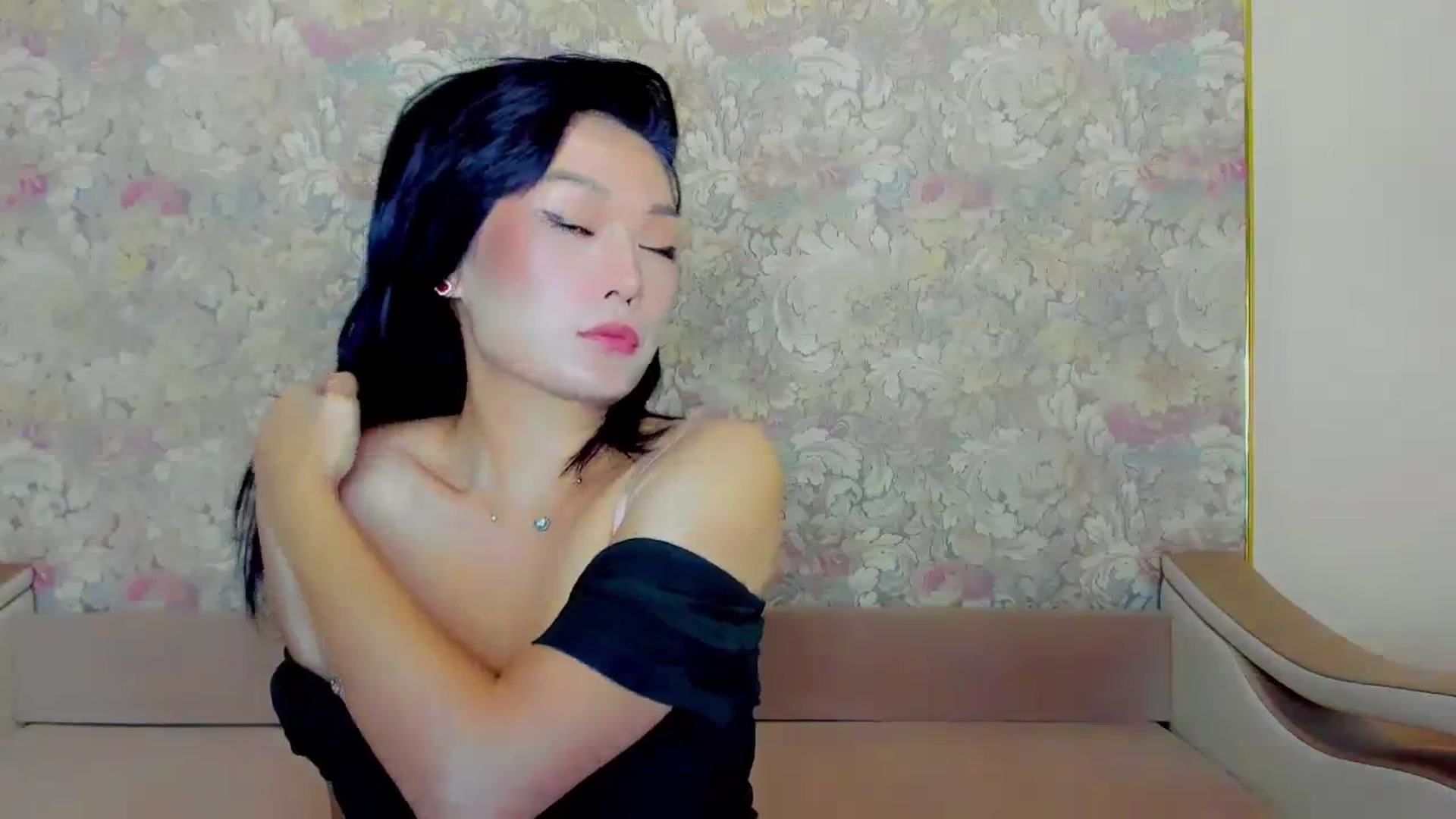 Gallery image thumbnail from Oiuysgdb's myfreecams stream on, 08/27/2023, 16:09 image 17 of 20
