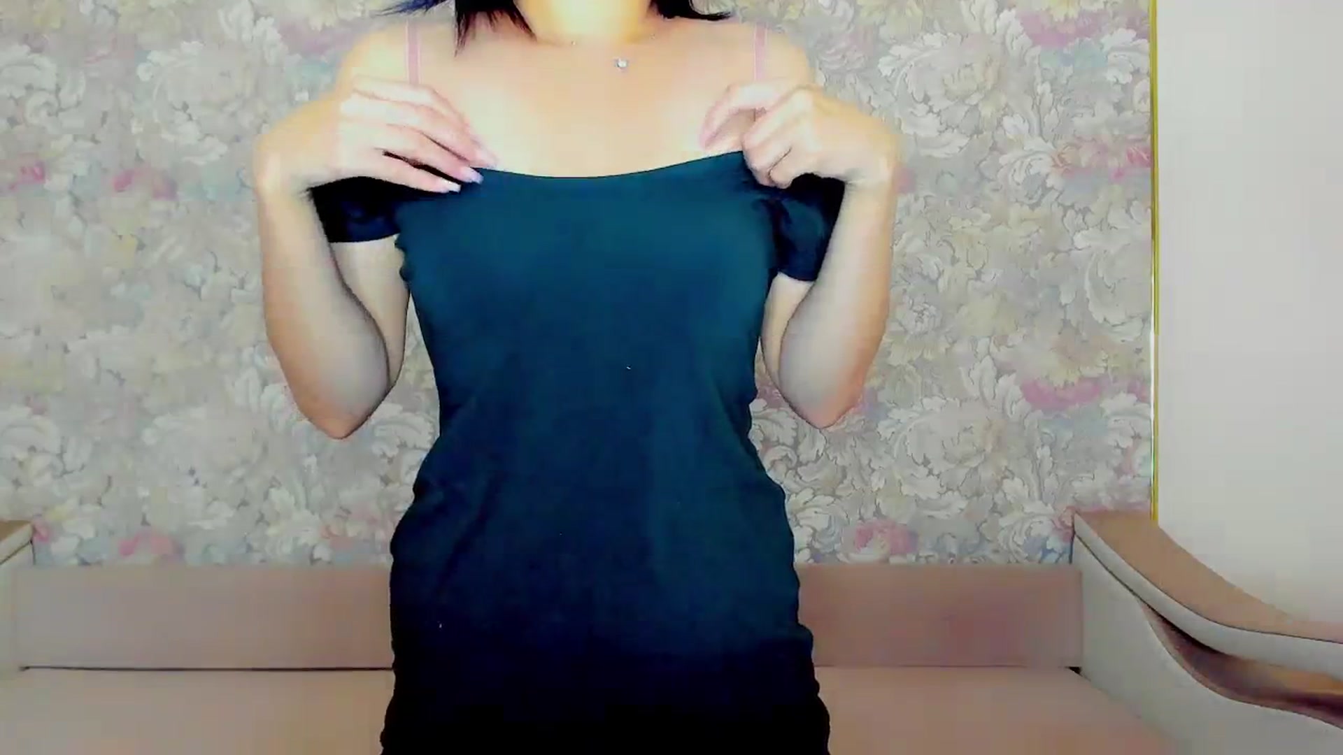 Gallery image thumbnail from Oiuysgdb's myfreecams stream on, 08/27/2023, 16:09 image 14 of 20