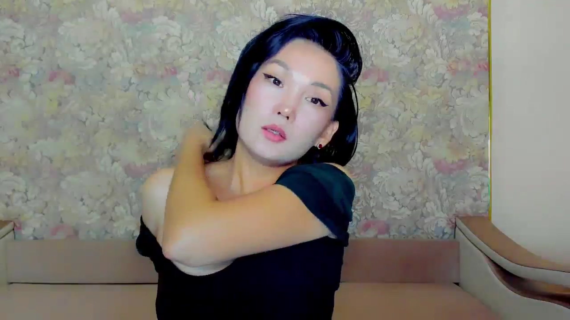 Gallery image thumbnail from Oiuysgdb's myfreecams stream on, 08/27/2023, 16:09 image 11 of 20