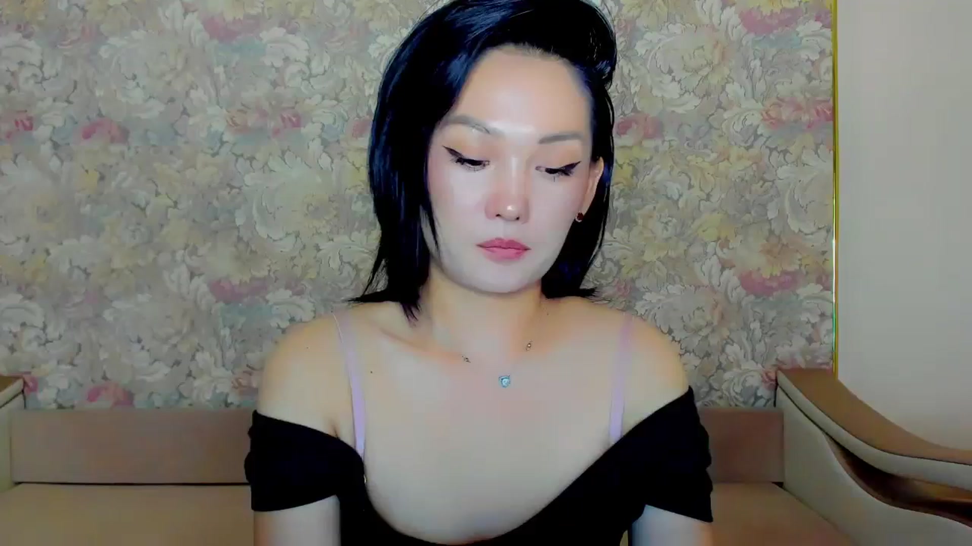 Gallery image thumbnail from Oiuysgdb's myfreecams stream on, 08/27/2023, 16:09 image 13 of 20