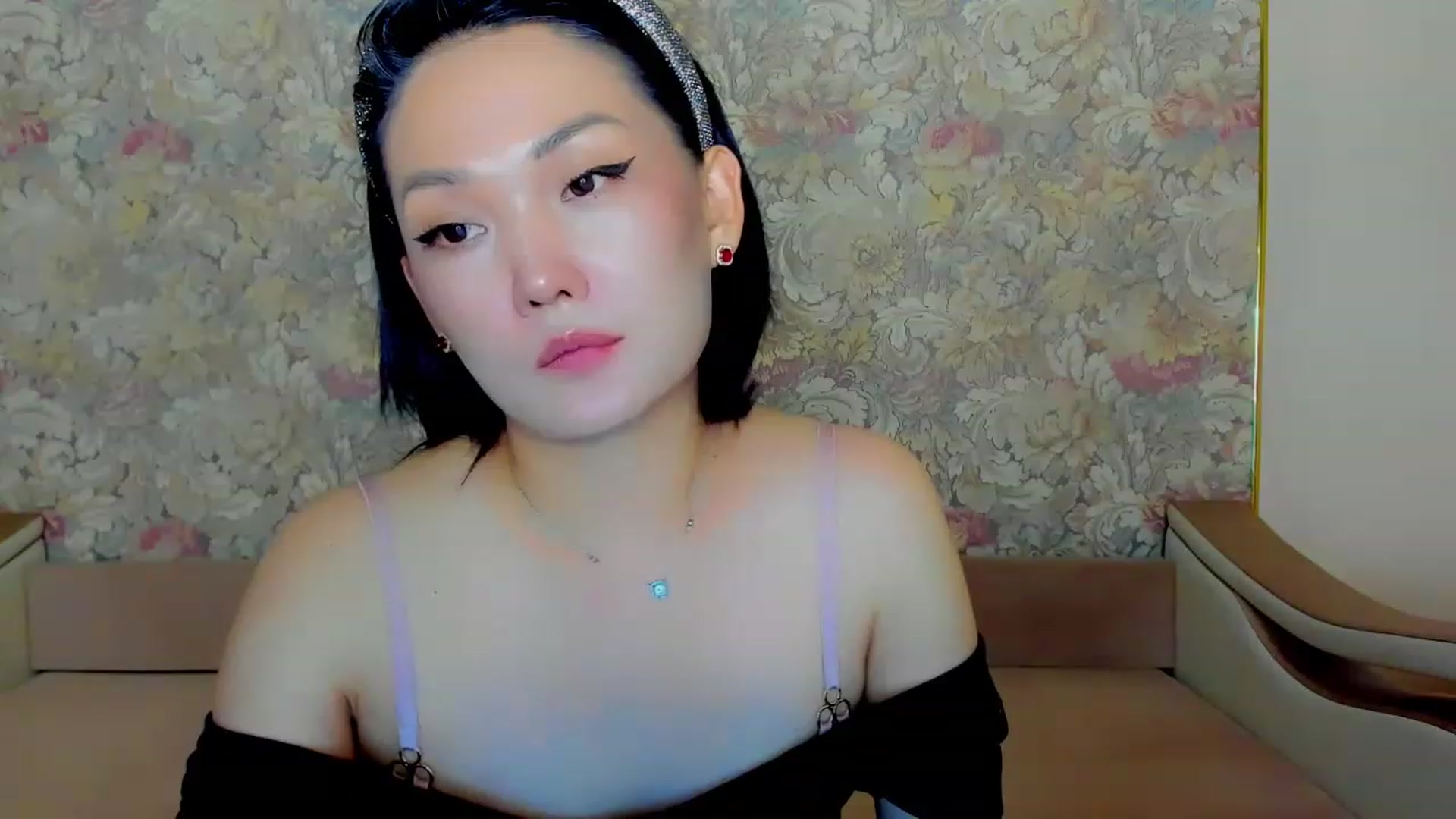 Gallery image thumbnail from Oiuysgdb's myfreecams stream on, 08/27/2023, 16:54 image 6 of 20