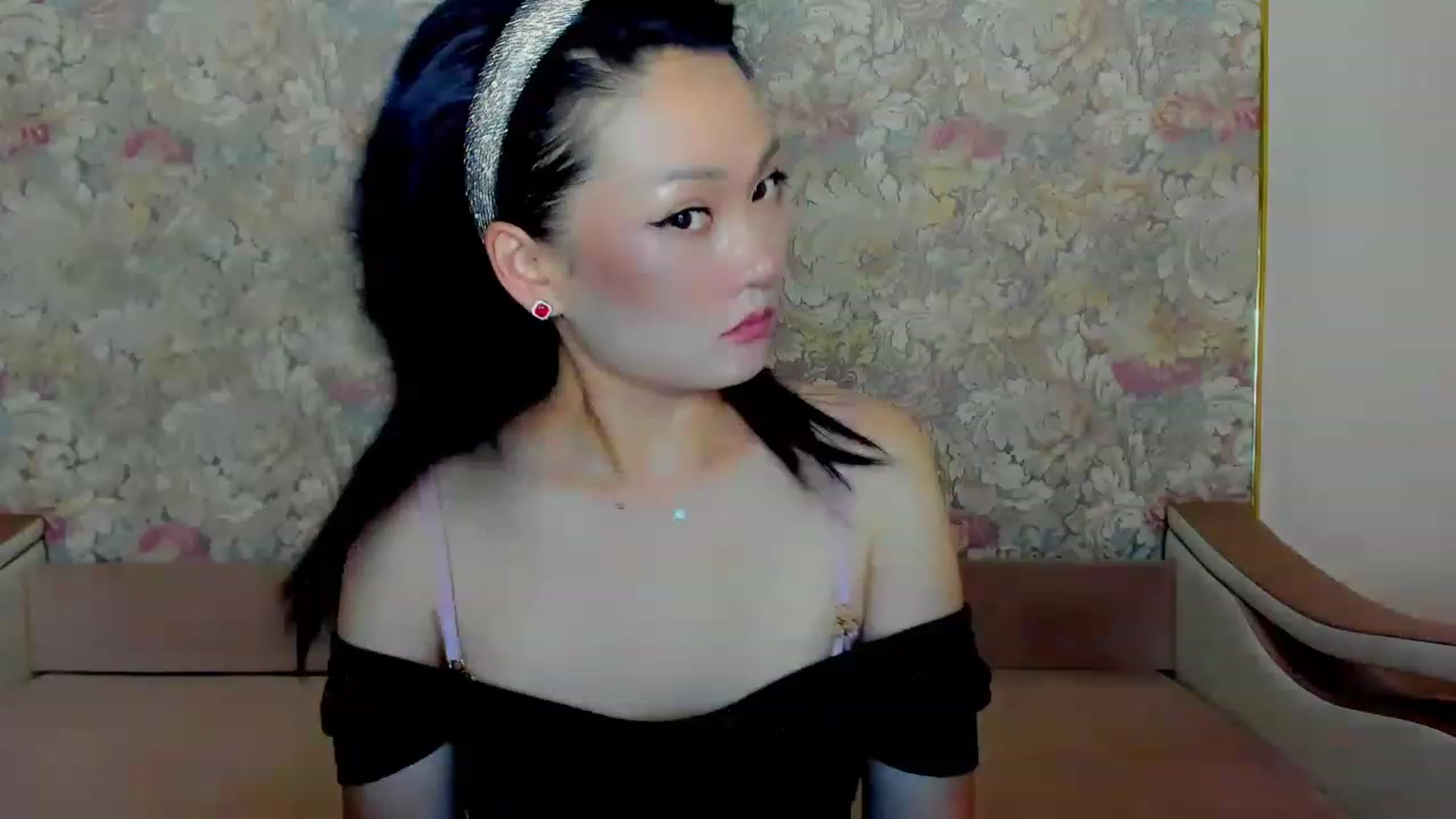 Gallery image thumbnail from Oiuysgdb's myfreecams stream on, 08/27/2023, 16:54 image 16 of 20