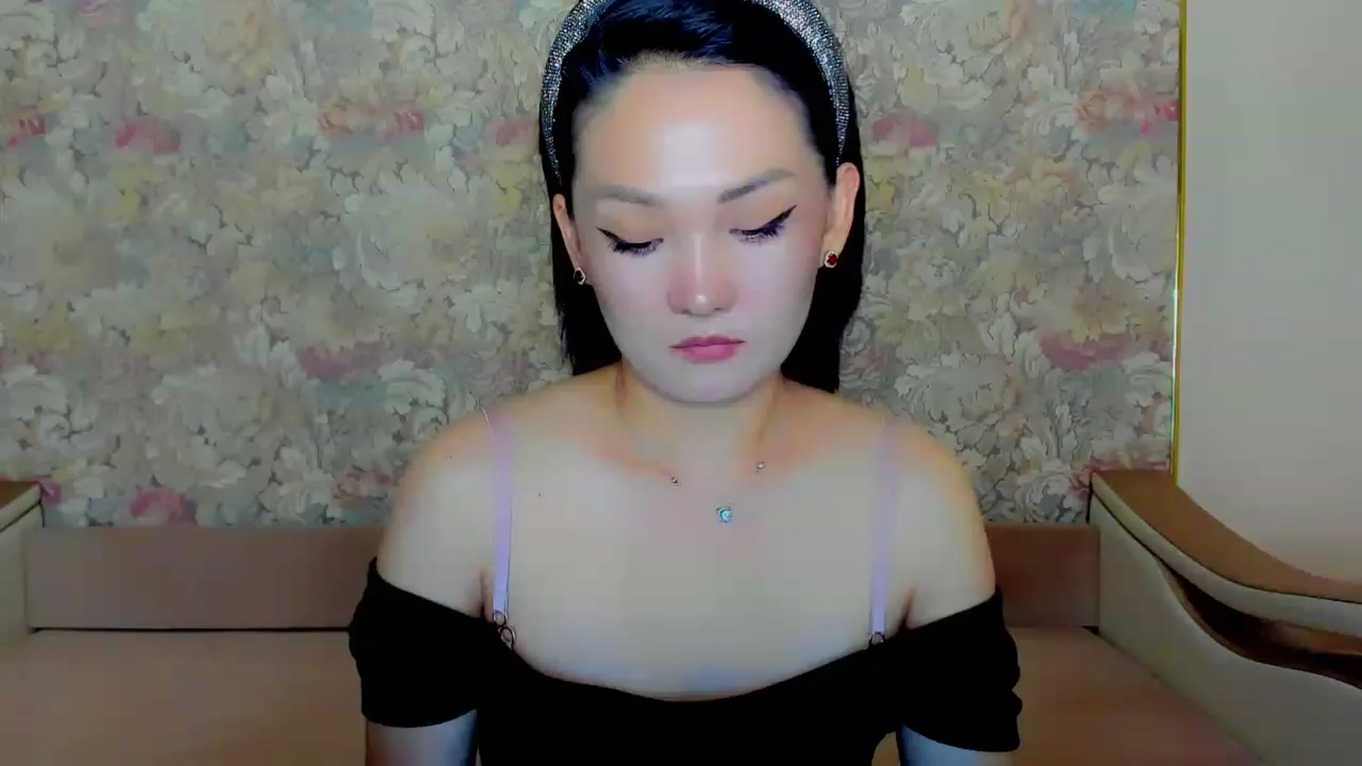 Gallery image thumbnail from Oiuysgdb's myfreecams stream on, 08/27/2023, 16:54 image 4 of 20