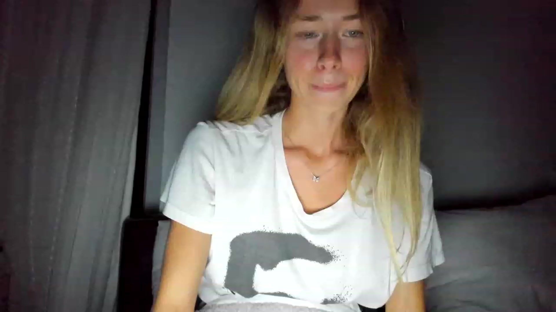Gallery image thumbnail from Oksanafedorov's myfreecams stream on, 11/19/2022, 20:05 image 7 of 20
