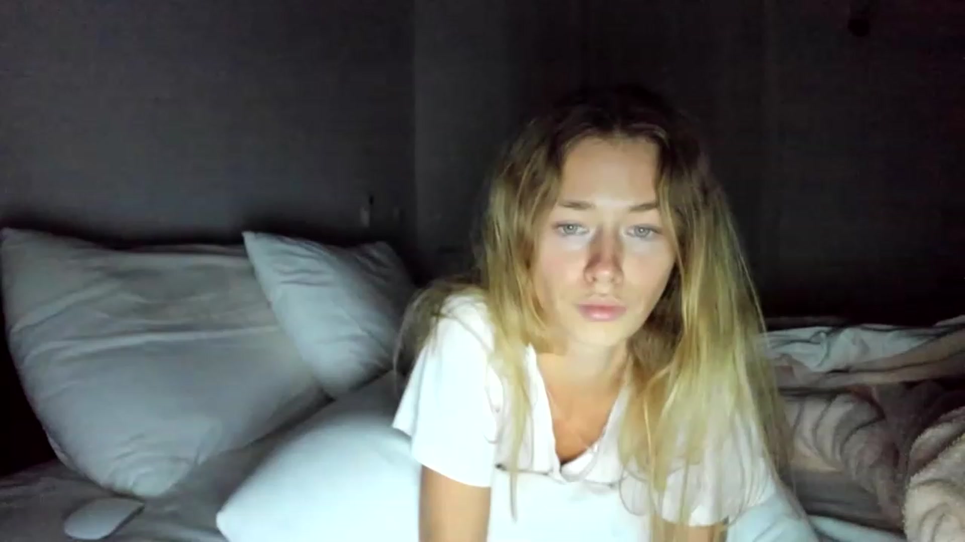 Gallery image thumbnail from Oksanafedorov's myfreecams stream on, 11/19/2022, 21:05 image 3 of 20