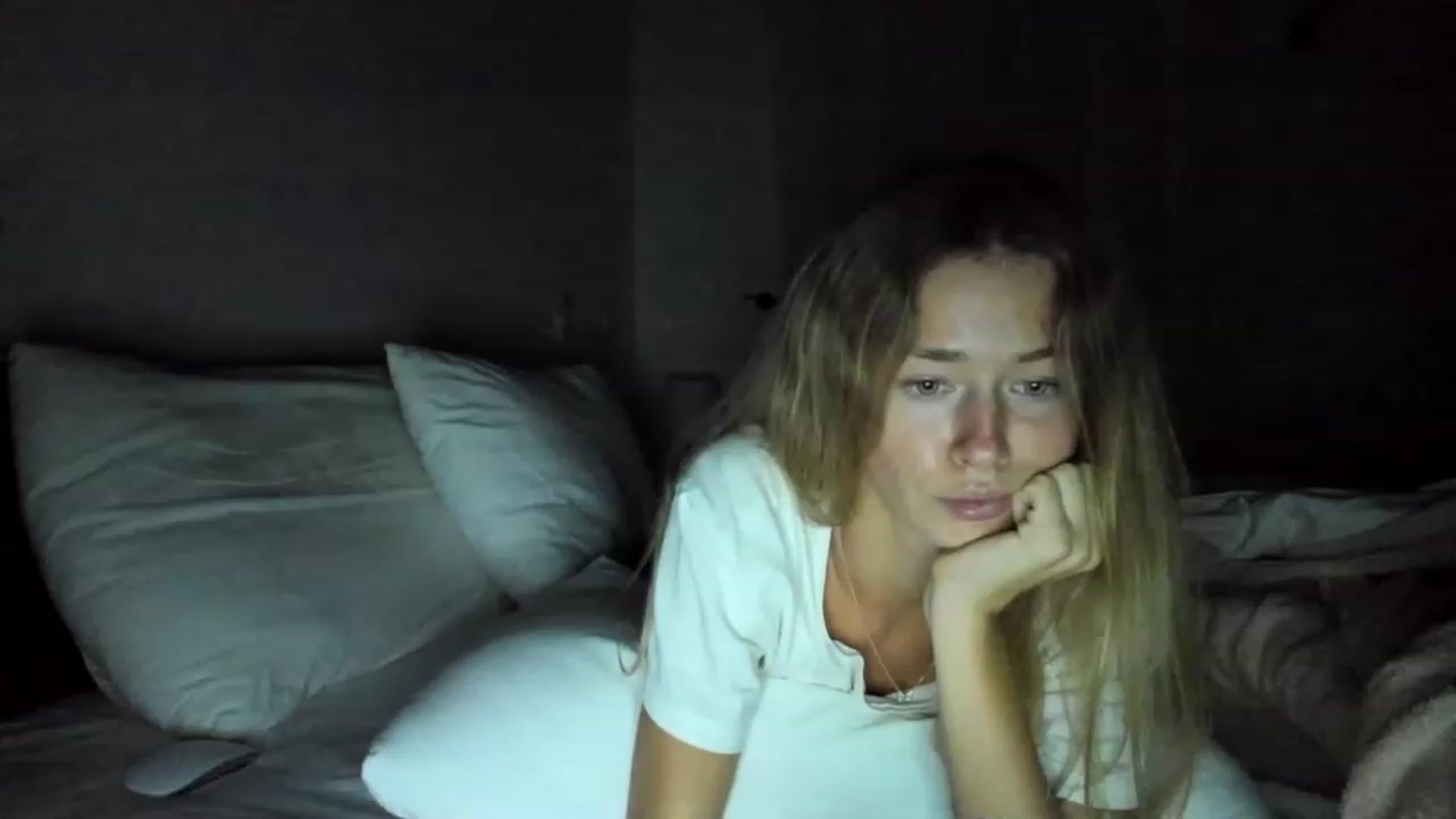 Gallery image thumbnail from Oksanafedorov's myfreecams stream on, 11/19/2022, 21:05 image 14 of 20