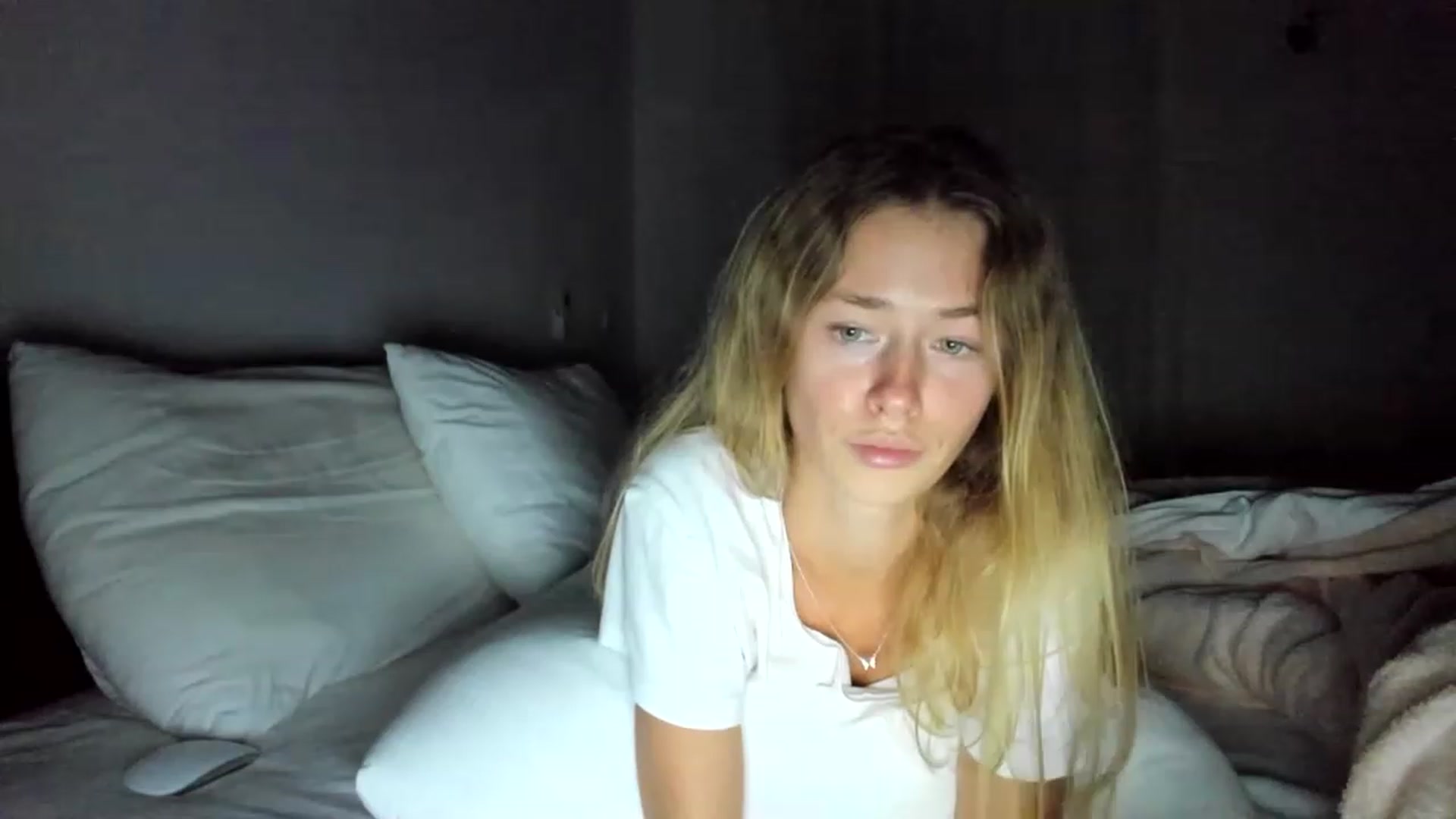 Gallery image thumbnail from Oksanafedorov's myfreecams stream on, 11/19/2022, 21:05 image 11 of 20