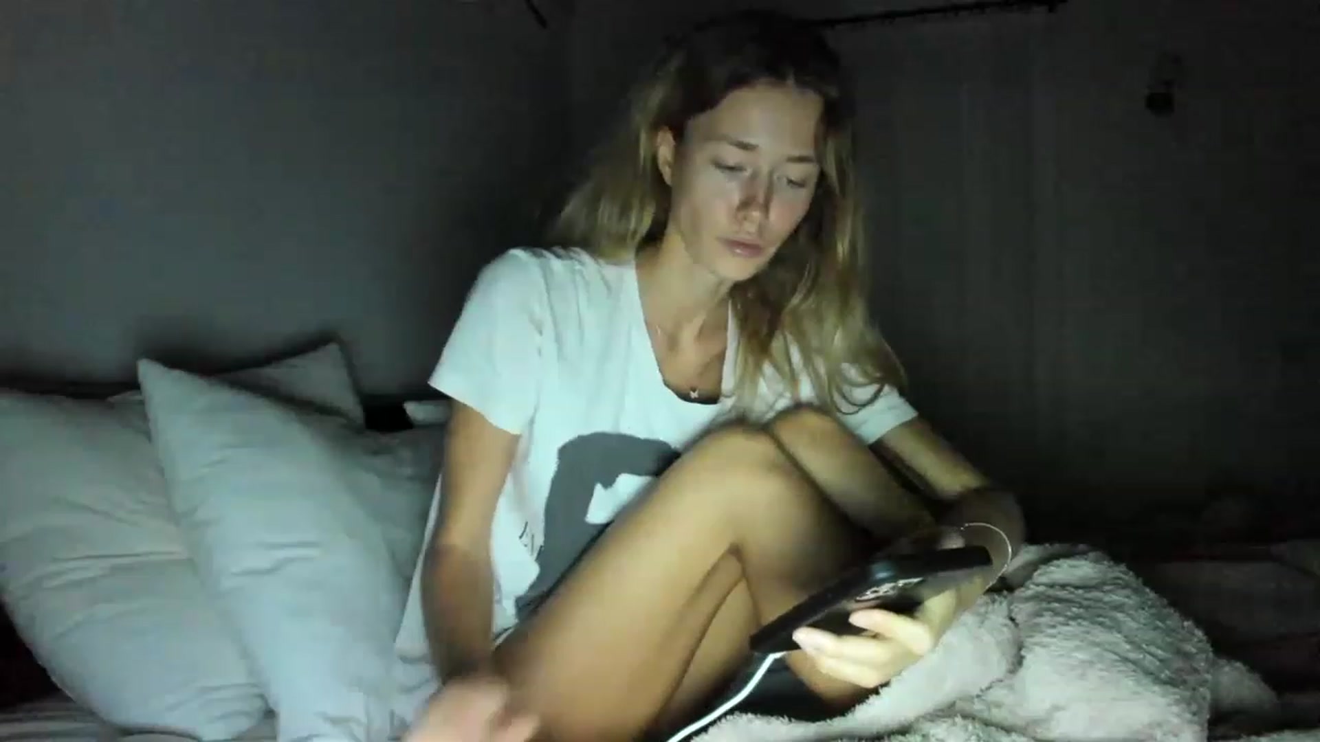Gallery image thumbnail from Oksanafedorov's myfreecams stream on, 11/19/2022, 21:05 image 2 of 20