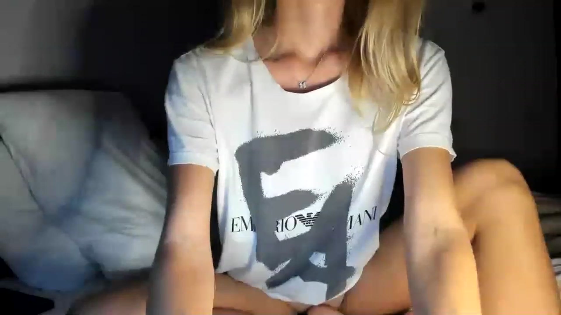 Gallery image thumbnail from Oksanafedorov's myfreecams stream on, 11/19/2022, 23:33 image 16 of 20