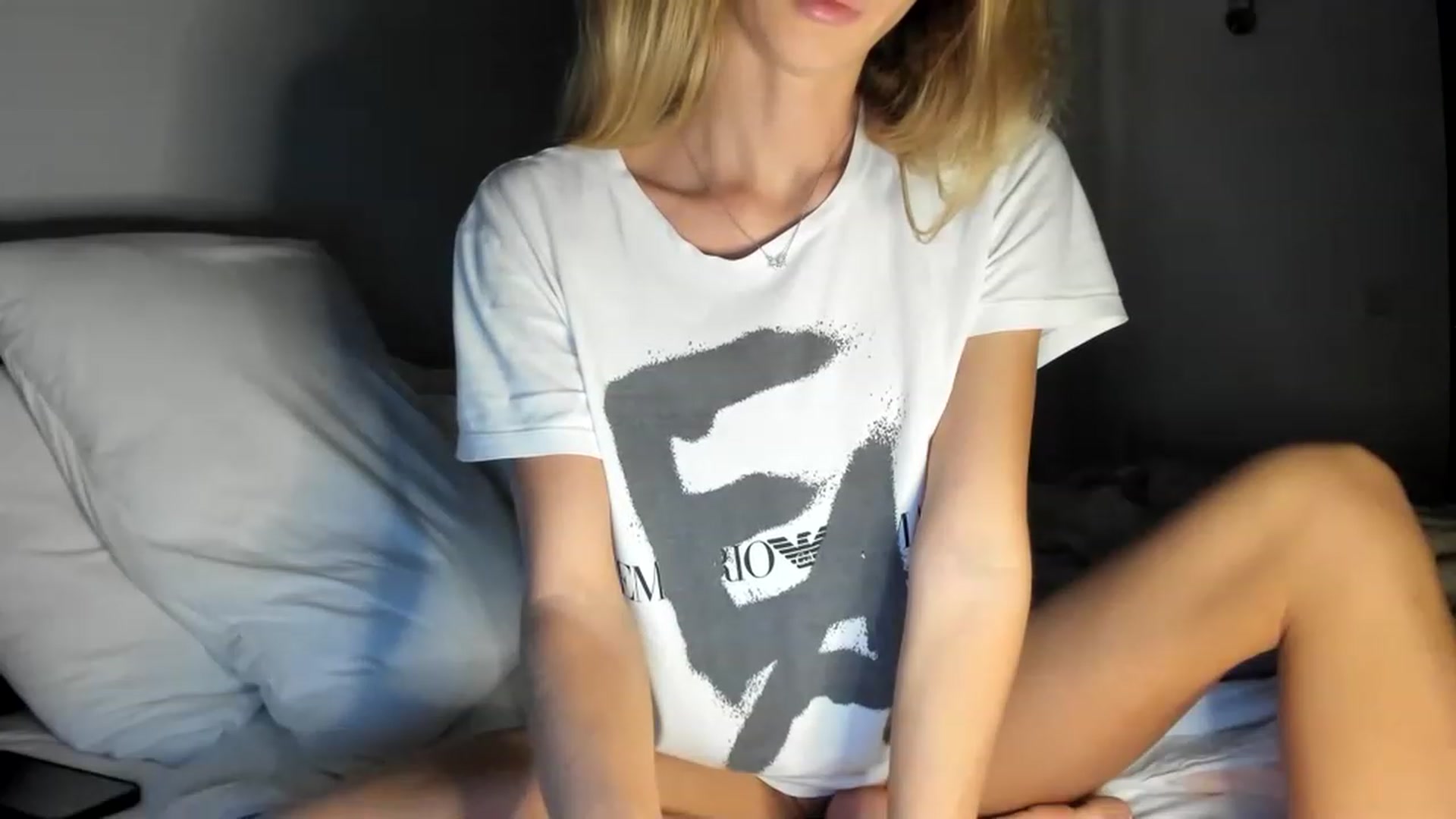 Gallery image thumbnail from Oksanafedorov's myfreecams stream on, 11/19/2022, 23:33 image 14 of 20