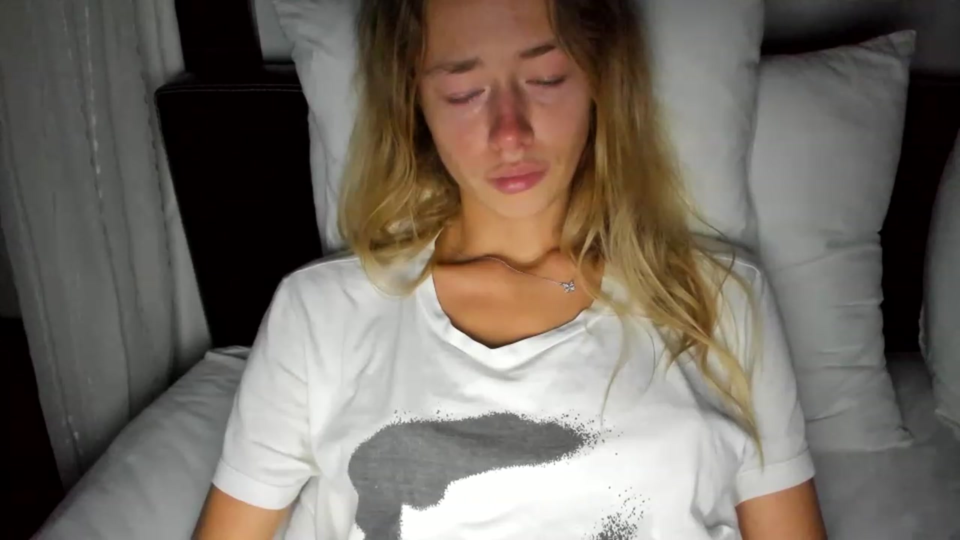 Gallery image thumbnail from Oksanafedorov's myfreecams stream on, 11/20/2022, 20:11 image 20 of 20