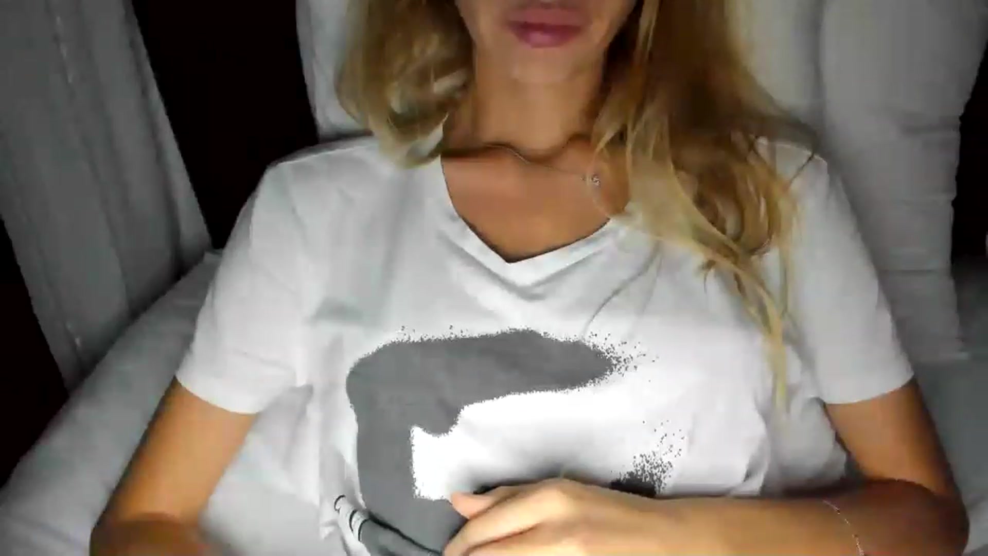 Gallery image thumbnail from Oksanafedorov's myfreecams stream on, 11/20/2022, 20:11 image 16 of 20