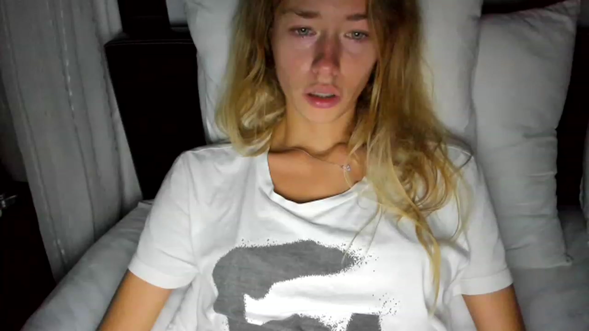 Gallery image thumbnail from Oksanafedorov's myfreecams stream on, 11/20/2022, 20:11 image 14 of 20