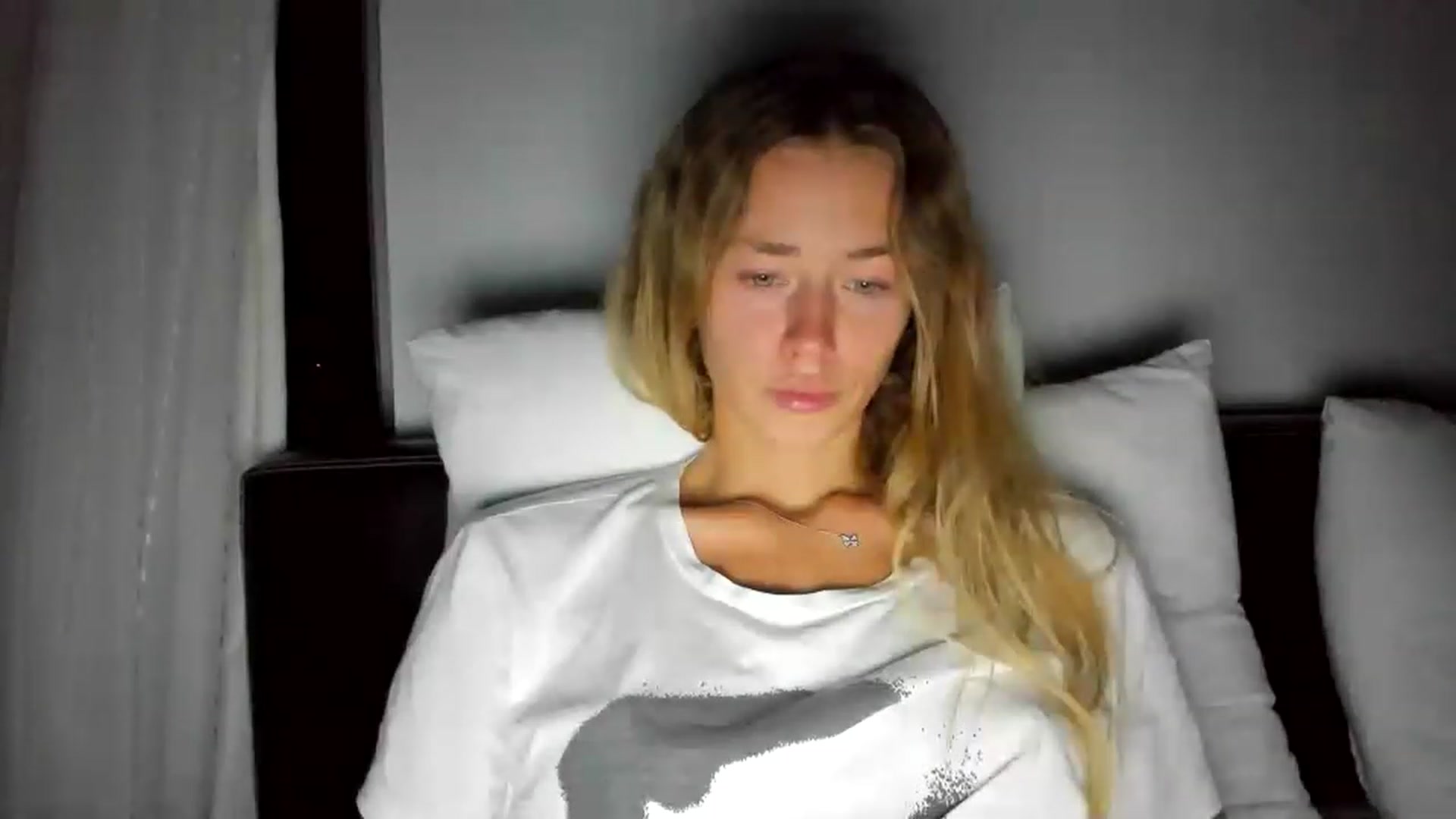 Gallery image thumbnail from Oksanafedorov's myfreecams stream on, 11/20/2022, 20:29 image 18 of 20