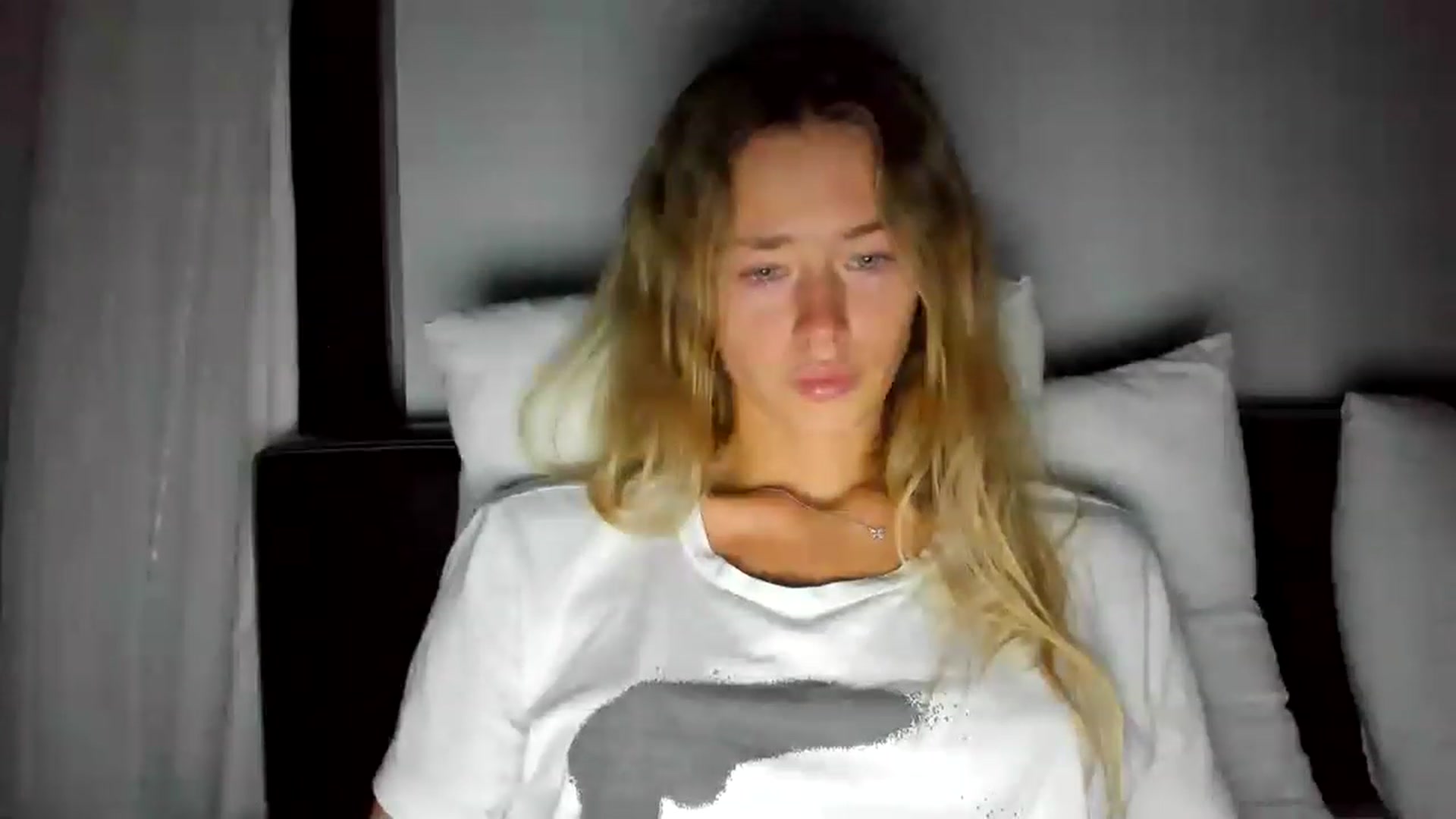 Gallery image thumbnail from Oksanafedorov's myfreecams stream on, 11/20/2022, 20:29 image 9 of 20