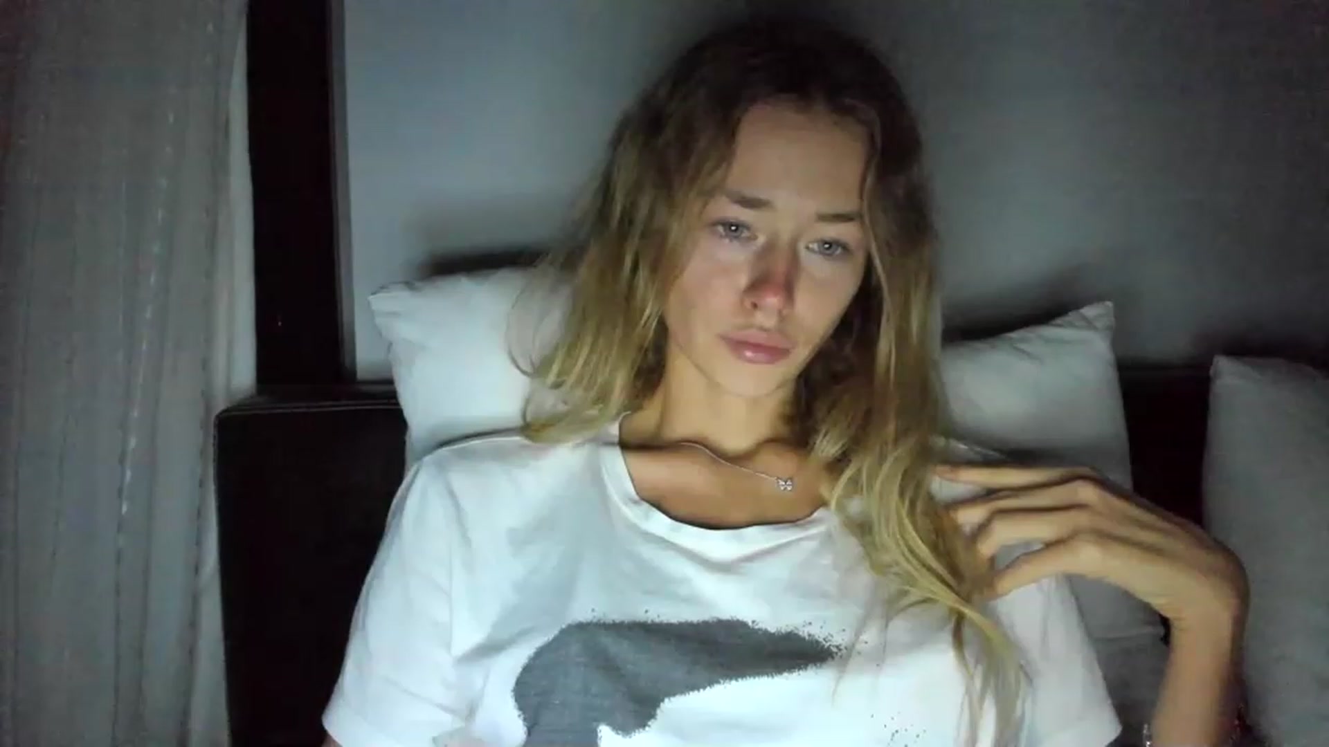 Gallery image thumbnail from Oksanafedorov's myfreecams stream on, 11/20/2022, 20:29 image 3 of 20