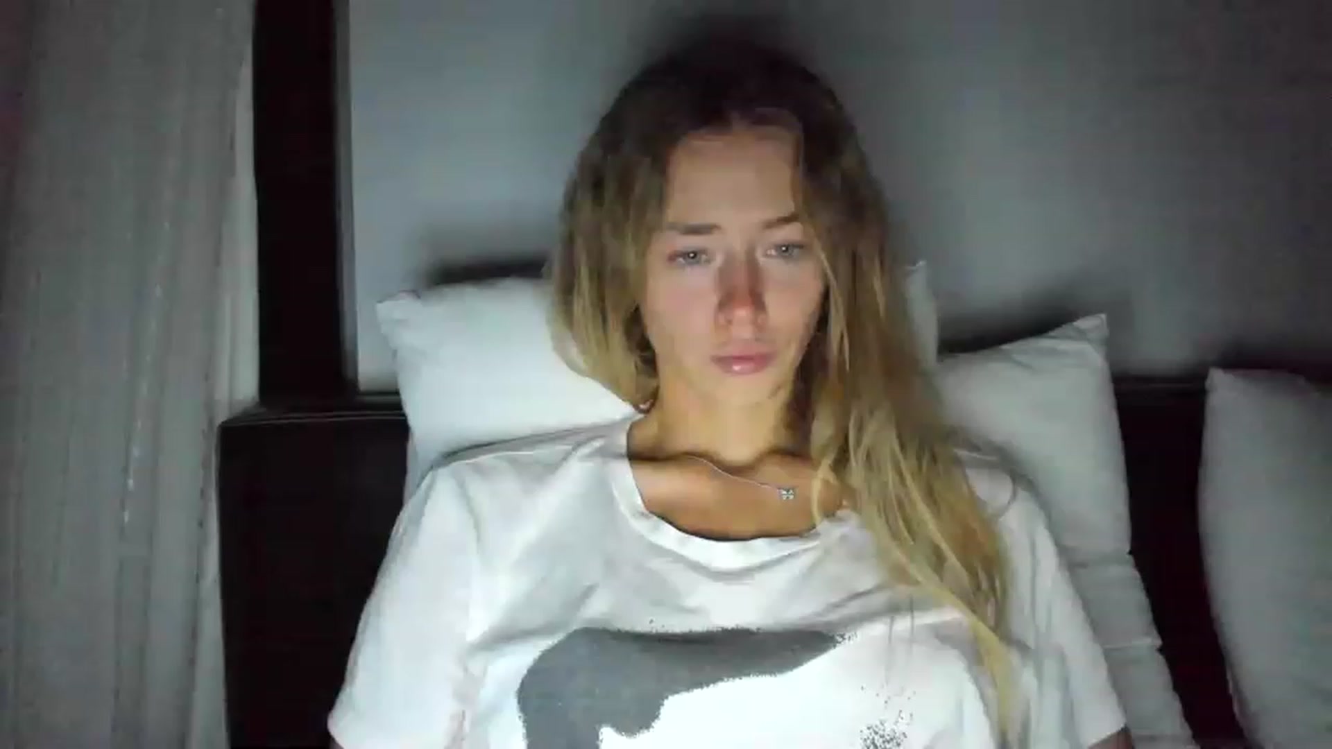 Gallery image thumbnail from Oksanafedorov's myfreecams stream on, 11/20/2022, 20:29 image 19 of 20